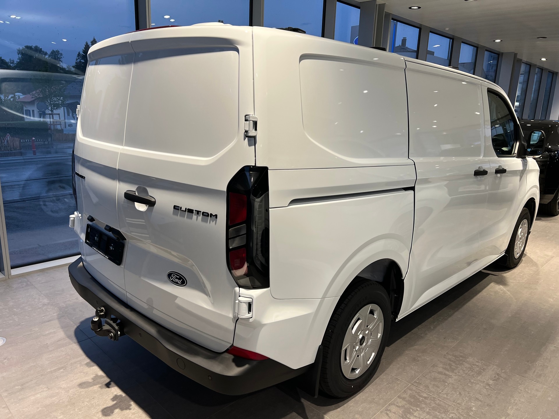 FORD Transit Custom Van 280 L1H1 Trend-image-1