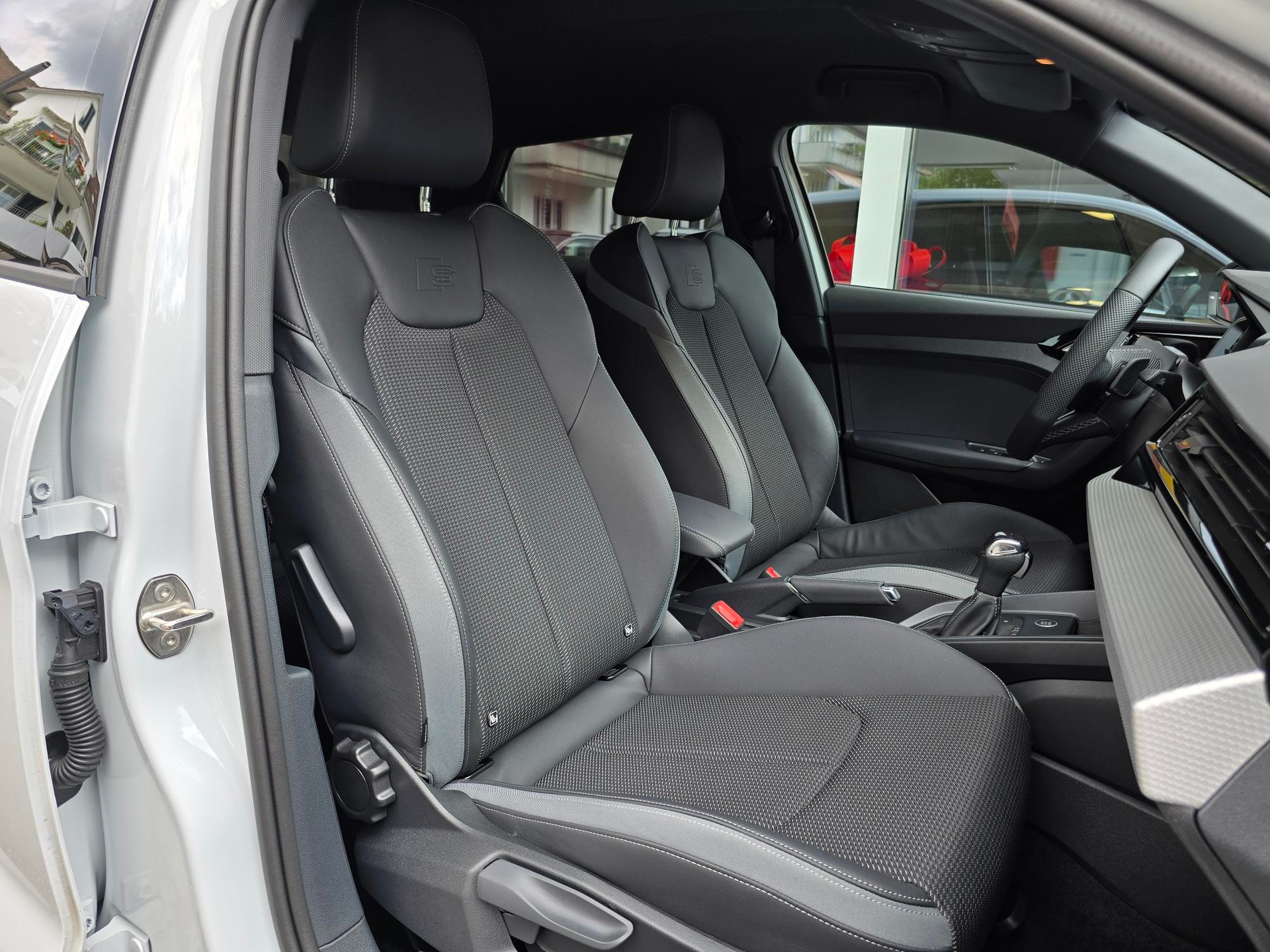 AUDI A1 Sportback 30 TFSI Attraction S-tronic-image-7