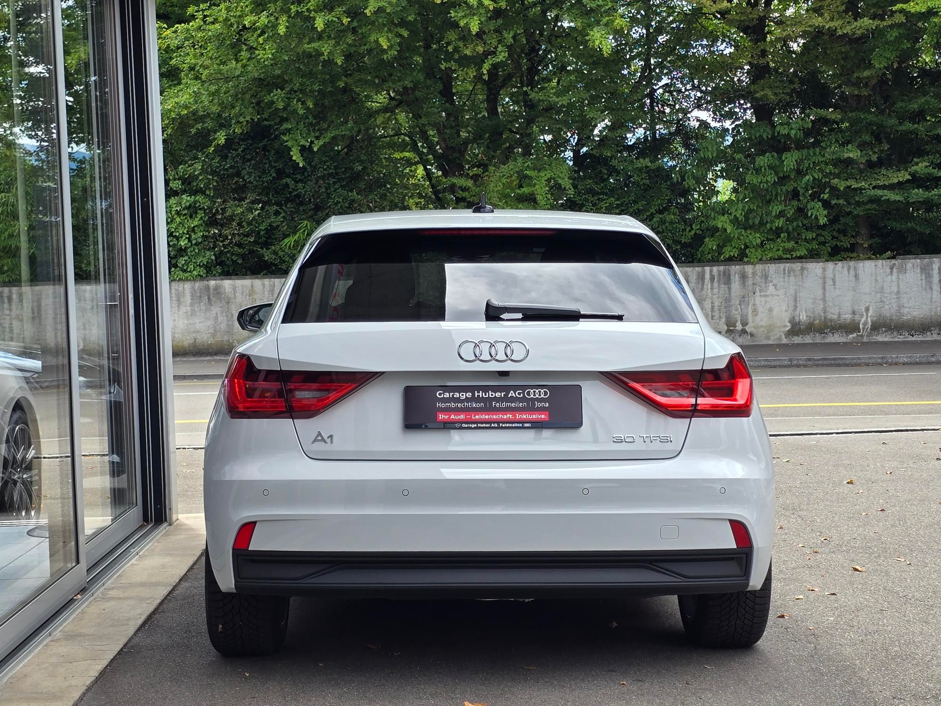 AUDI A1 Sportback 30 TFSI Attraction S-tronic-image-4