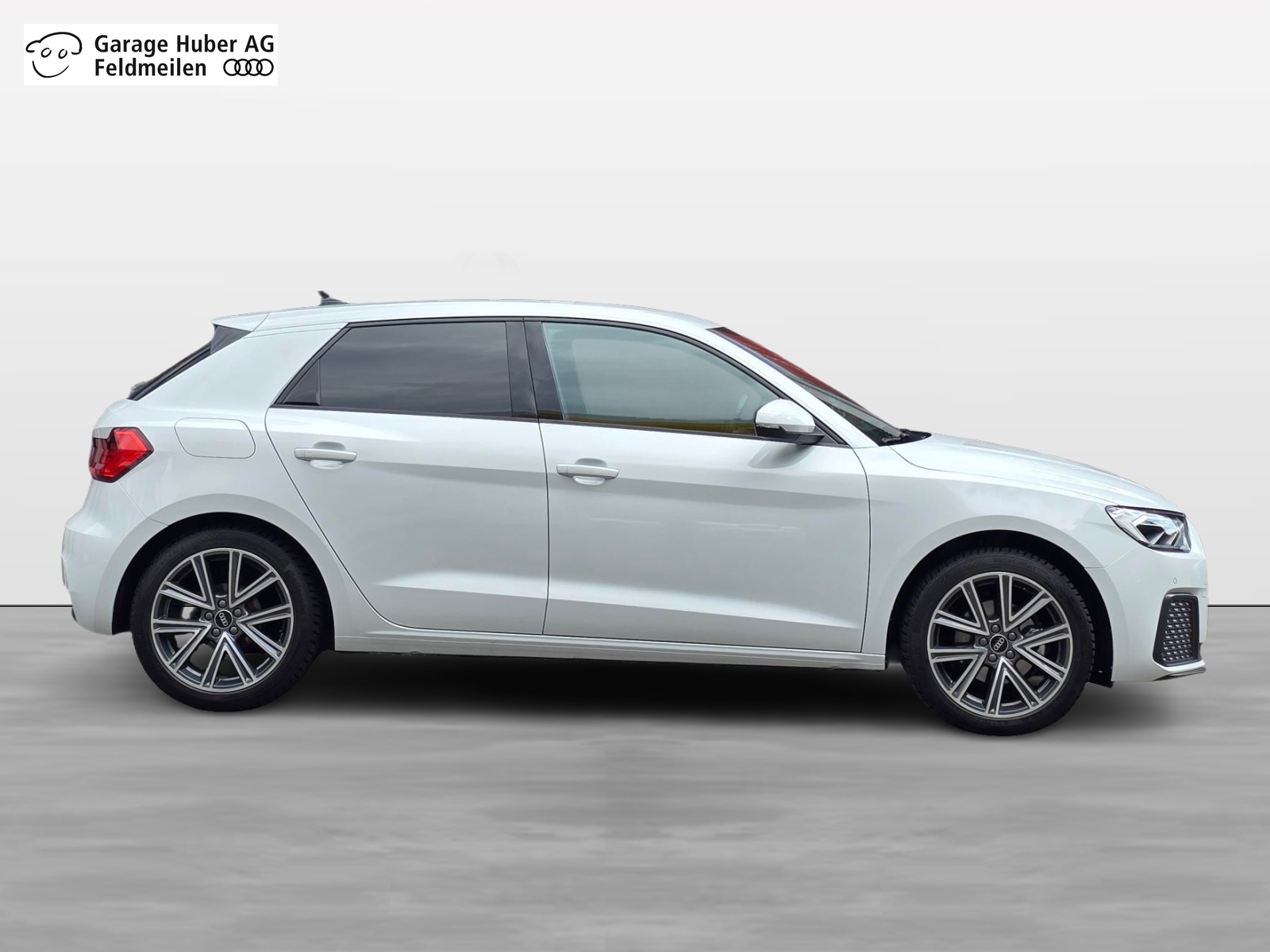 AUDI A1 Sportback 30 TFSI Attraction S-tronic-showroom-element-1