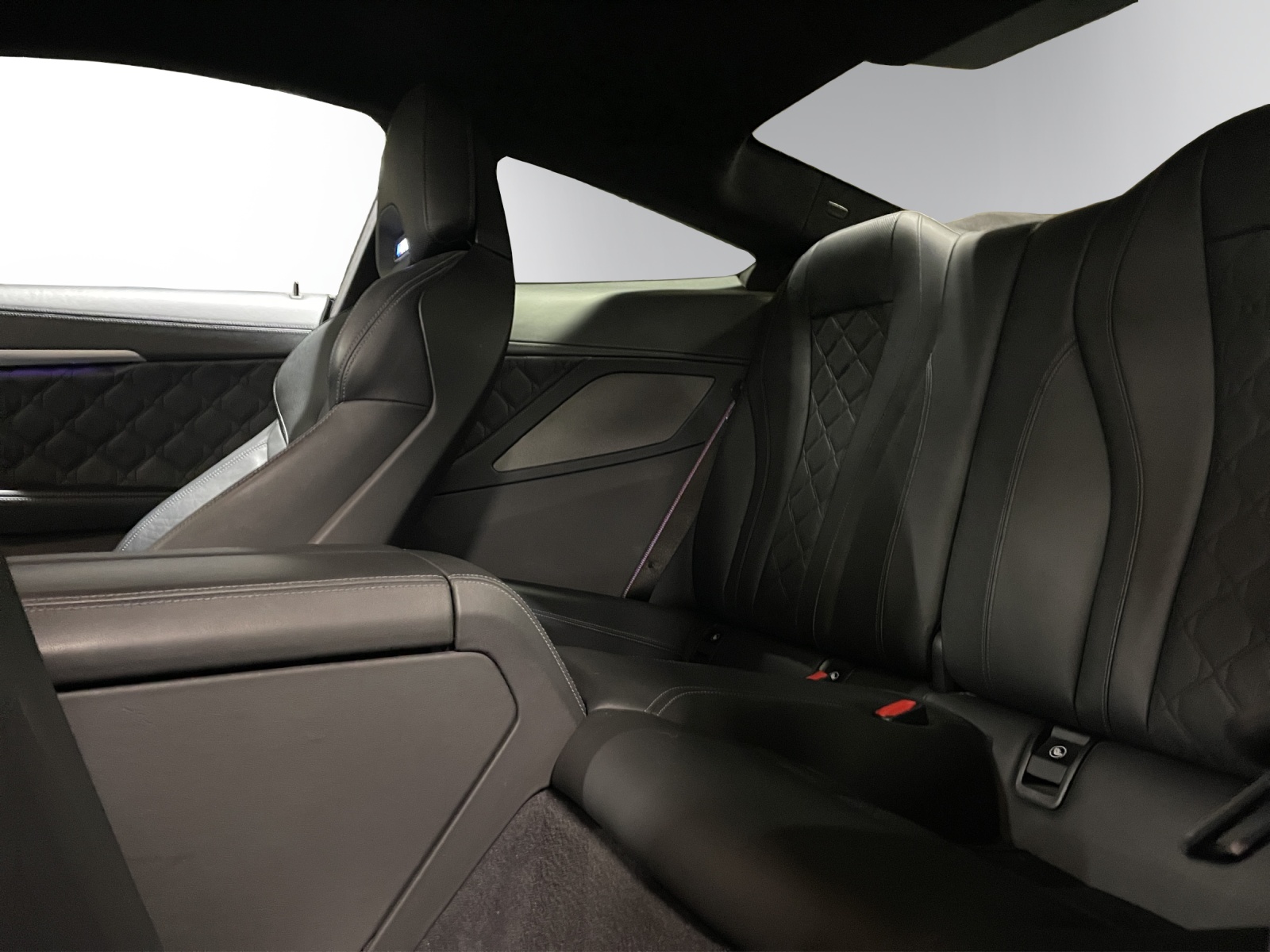 BMW M8 xDrive Steptronic M Competition-image-10