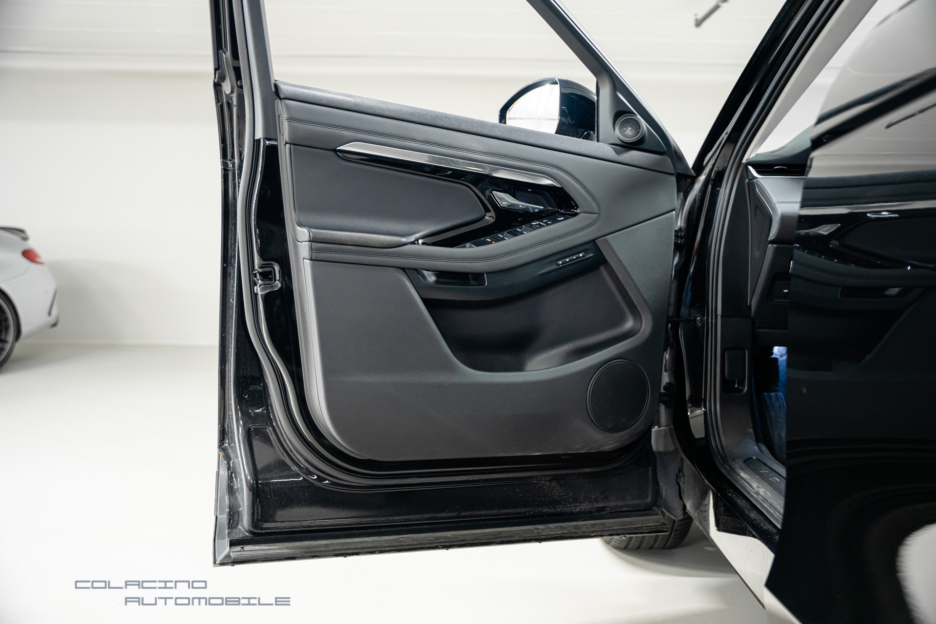 LAND ROVER Range Rover Evoque R-Dynamic P 200 HSE AT9-image-16