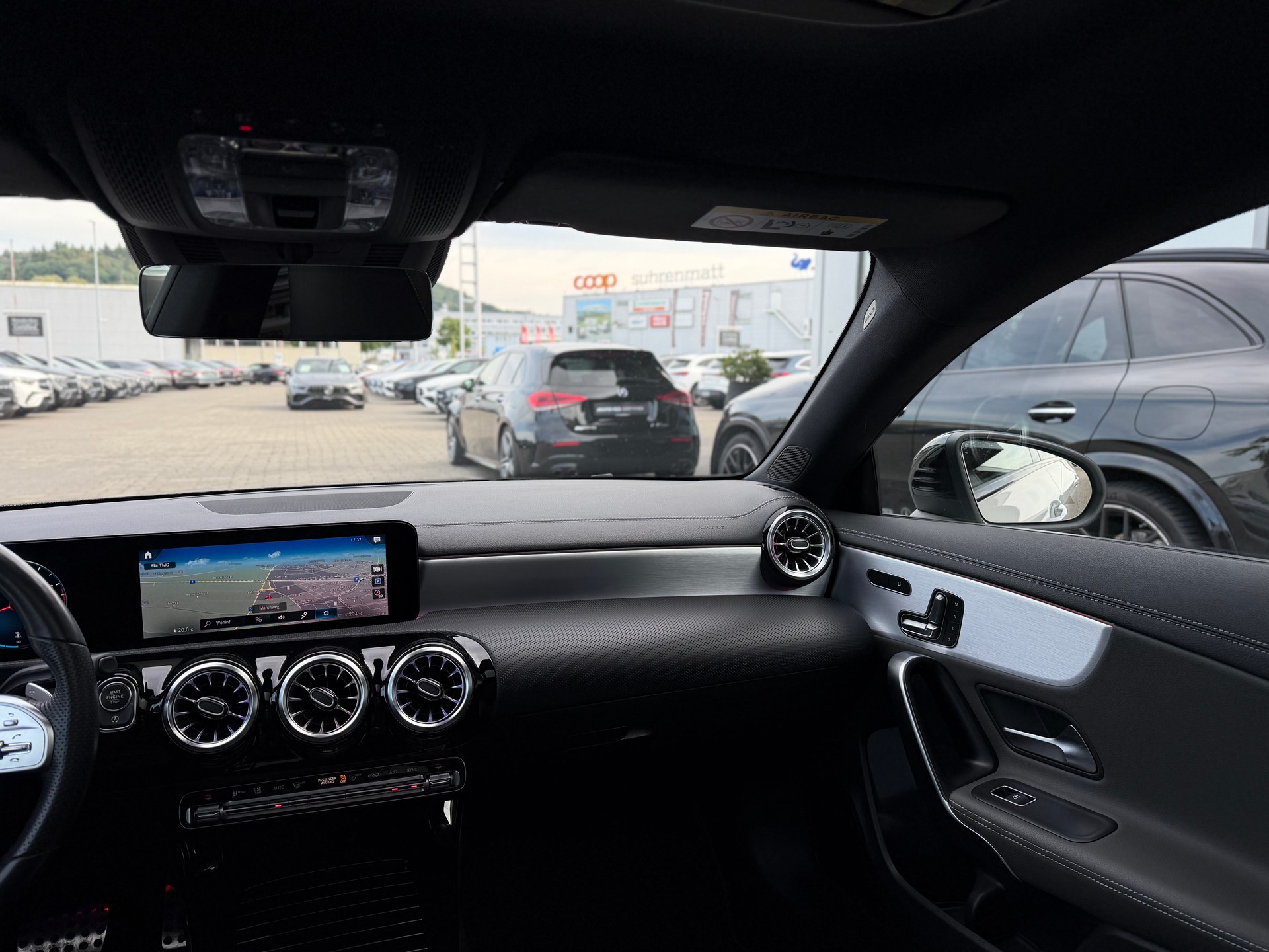 MERCEDES-BENZ CLA Shooting Brake 250 4Matic 7G-DCT AMG Line-image-7