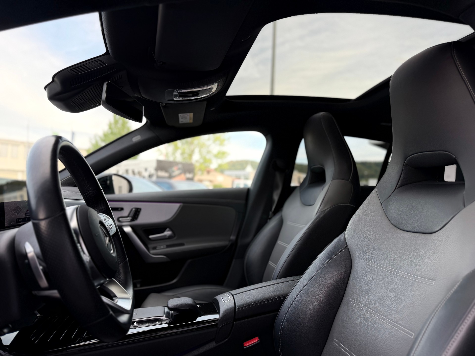 MERCEDES-BENZ CLA Shooting Brake 250 4Matic 7G-DCT AMG Line-image-5