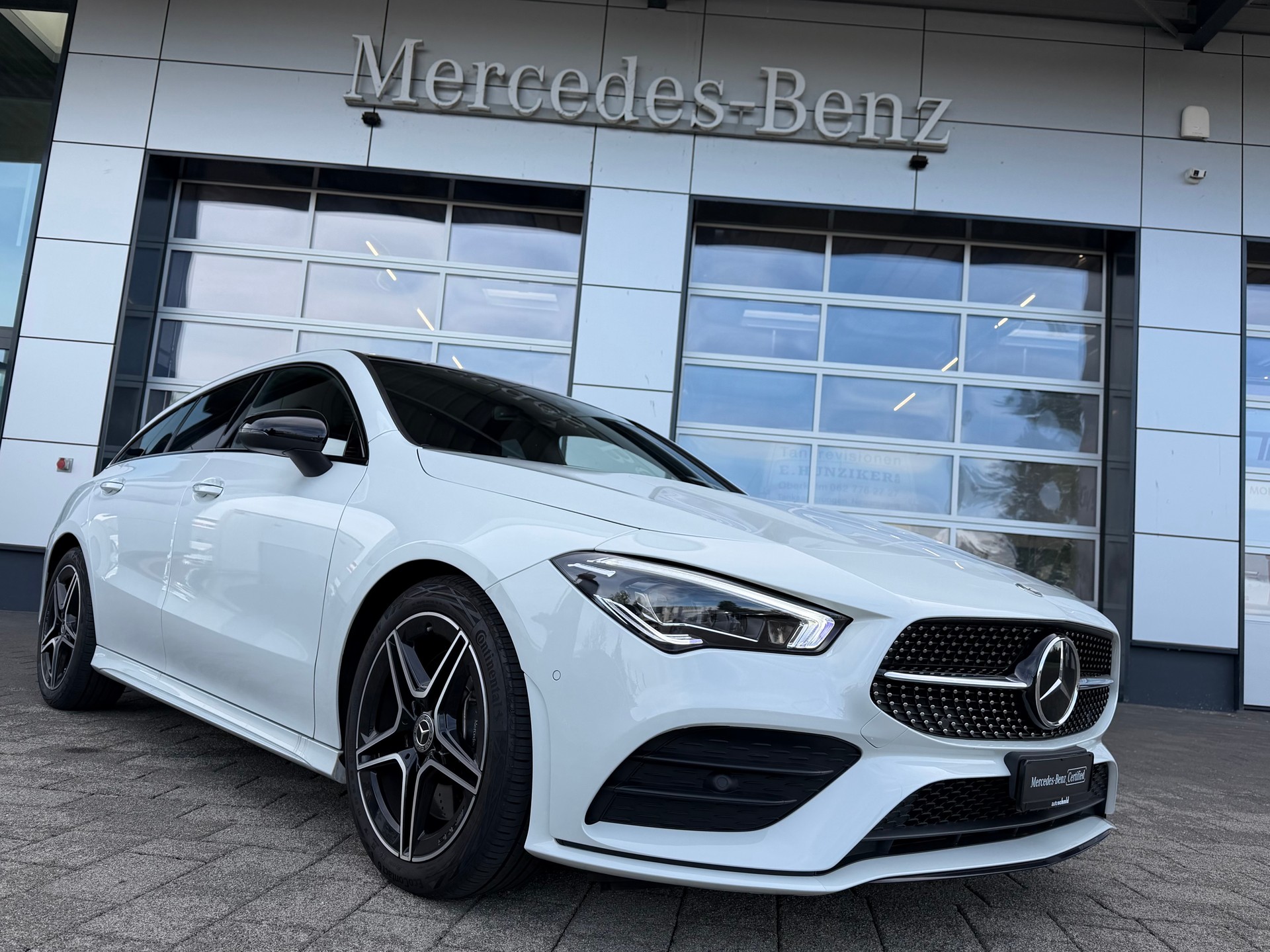 MERCEDES-BENZ CLA Shooting Brake 250 4Matic 7G-DCT AMG Line-image-0