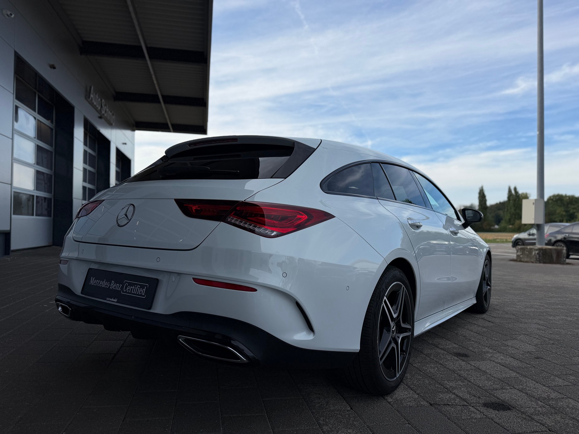 MERCEDES-BENZ CLA Shooting Brake 250 4Matic 7G-DCT AMG Line-image-1