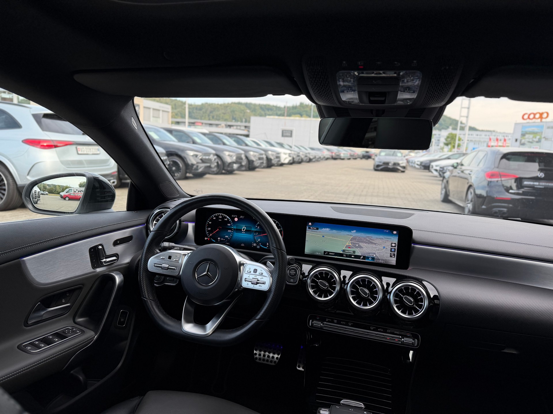 MERCEDES-BENZ CLA Shooting Brake 250 4Matic 7G-DCT AMG Line-image-6