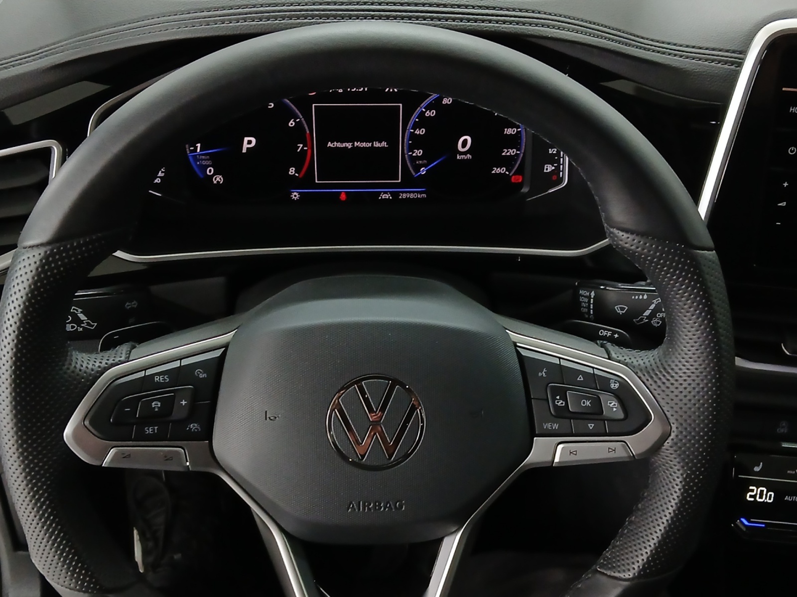 VW T-Roc 2.0 TSI R-Line DSG 4Motion-image-9