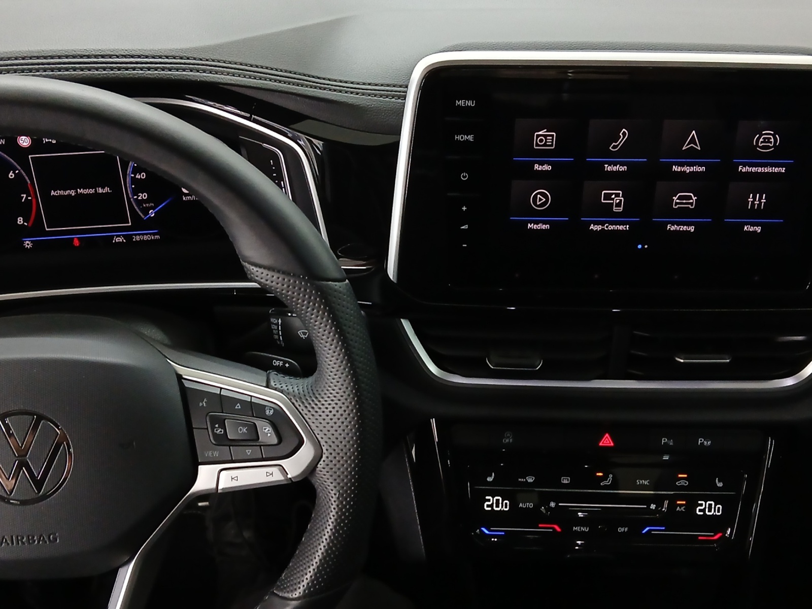 VW T-Roc 2.0 TSI R-Line DSG 4Motion-image-8