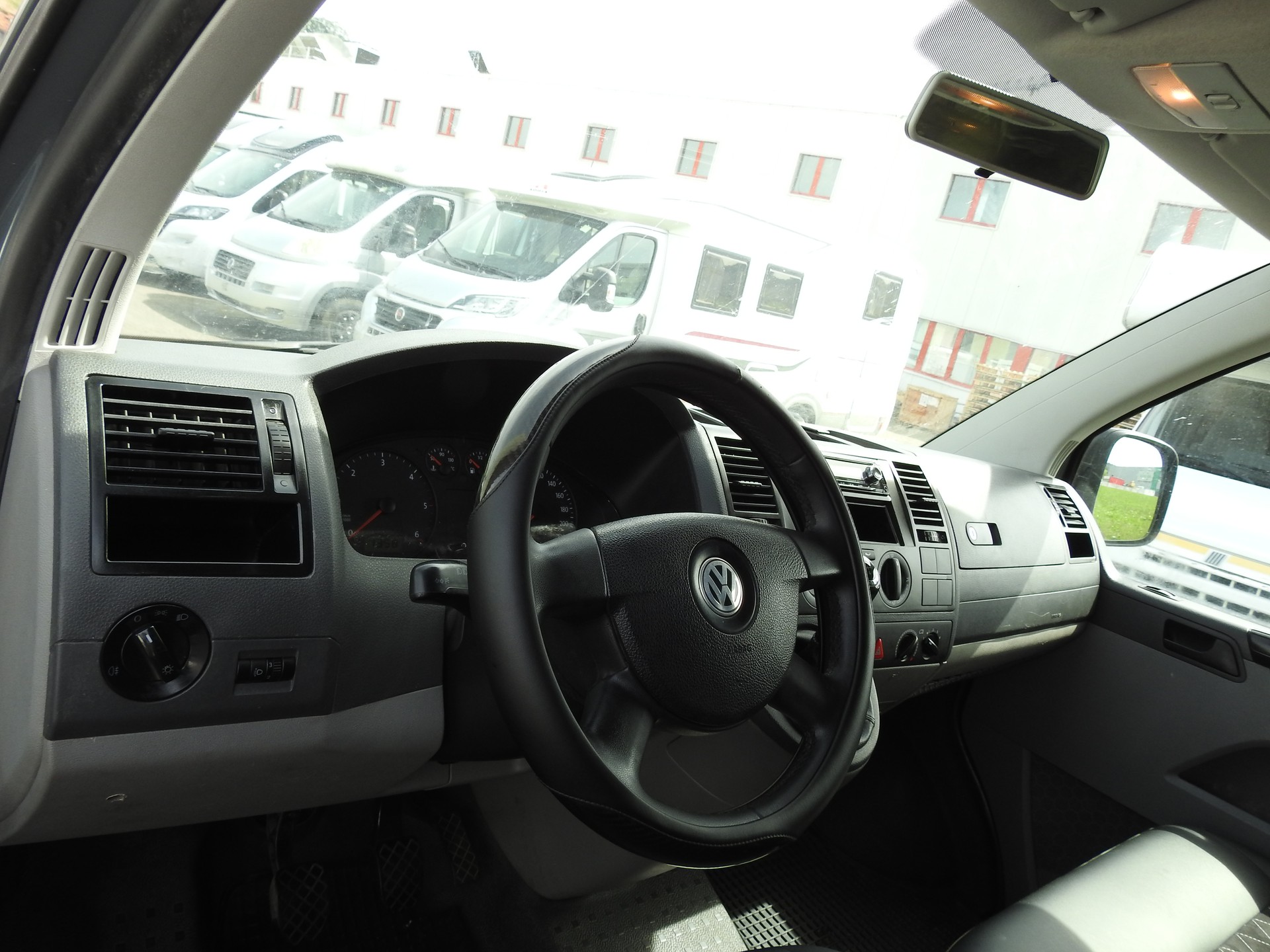 VW T5 2.5 TDI PD 4MOTION-image-12