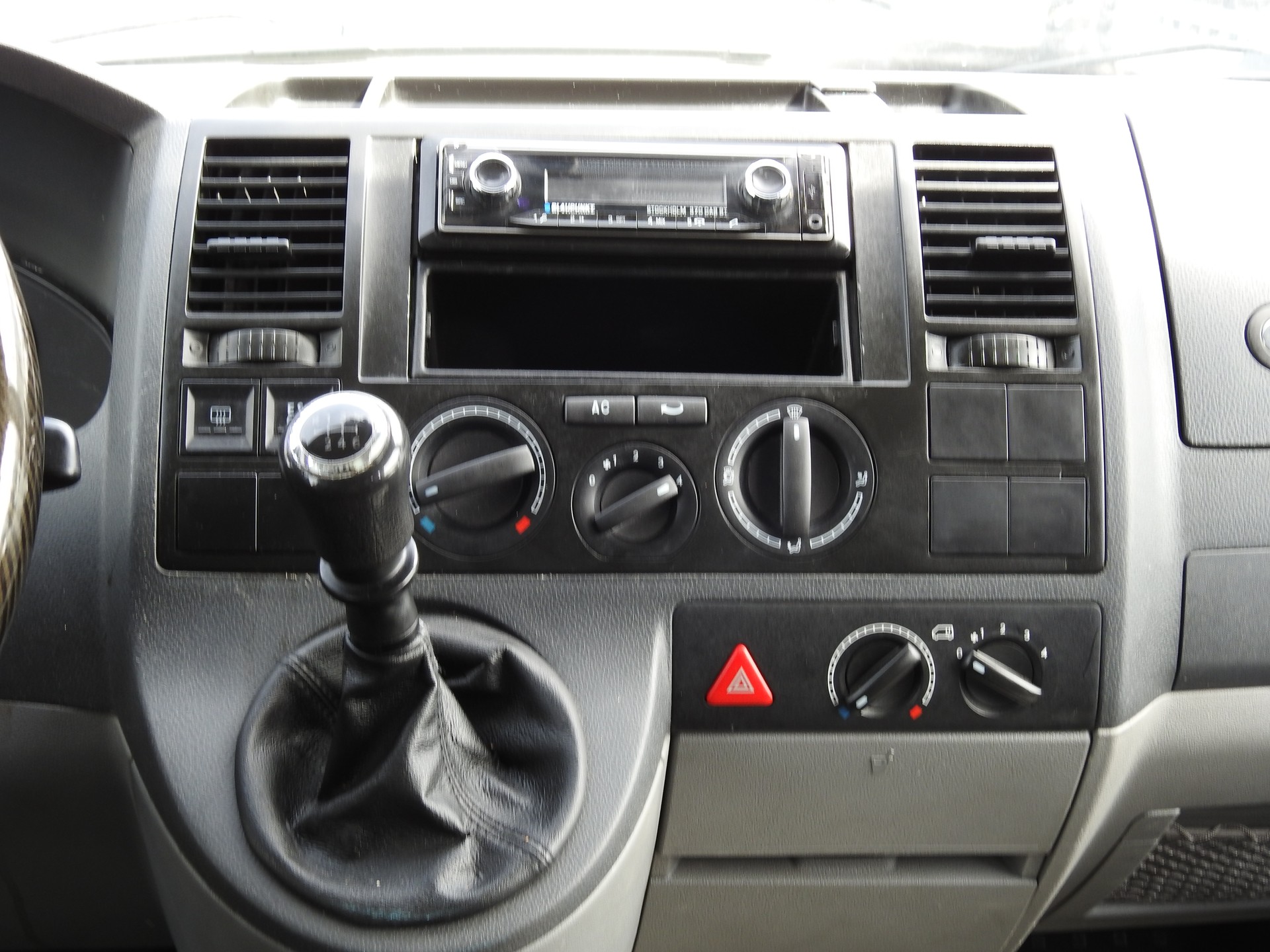 VW T5 2.5 TDI PD 4MOTION-image-18