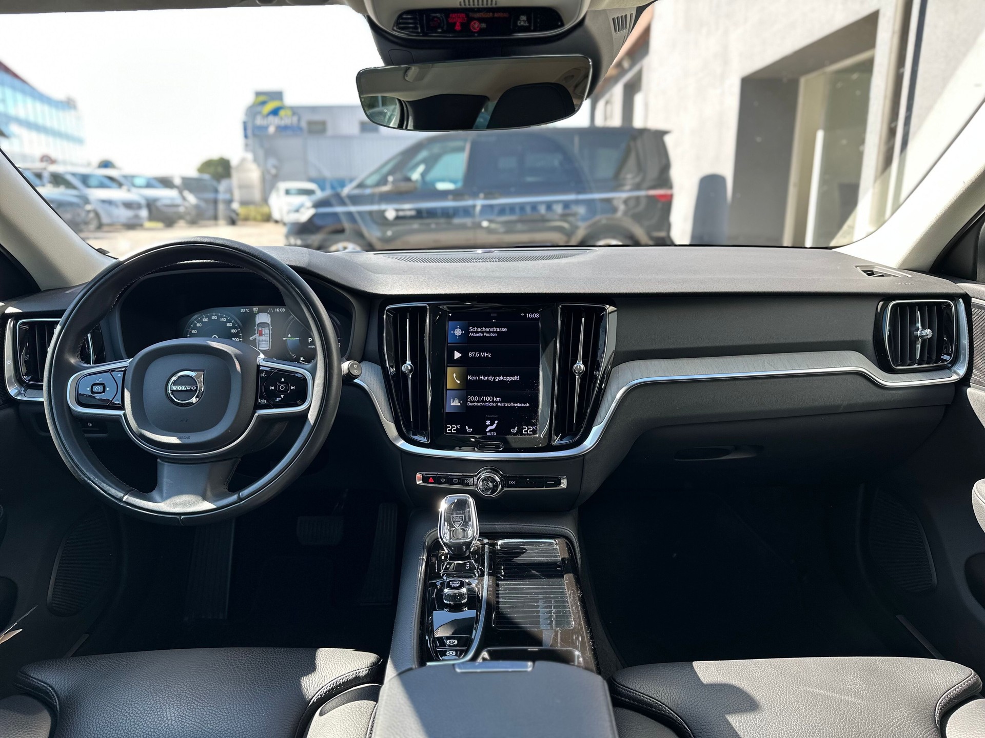 VOLVO V60 T6 eAWD Twin Engine Inscription Geartronic-image-5