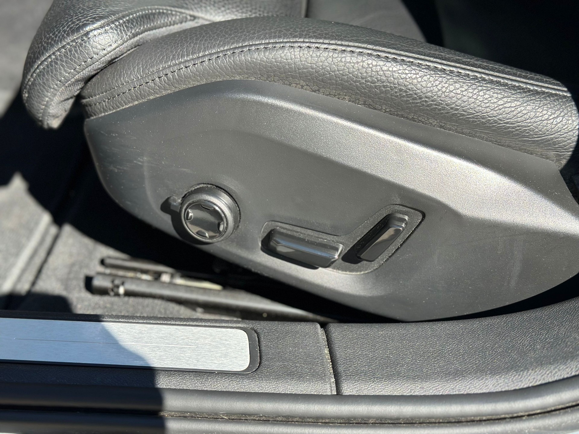 VOLVO V60 T6 eAWD Twin Engine Inscription Geartronic-image-14