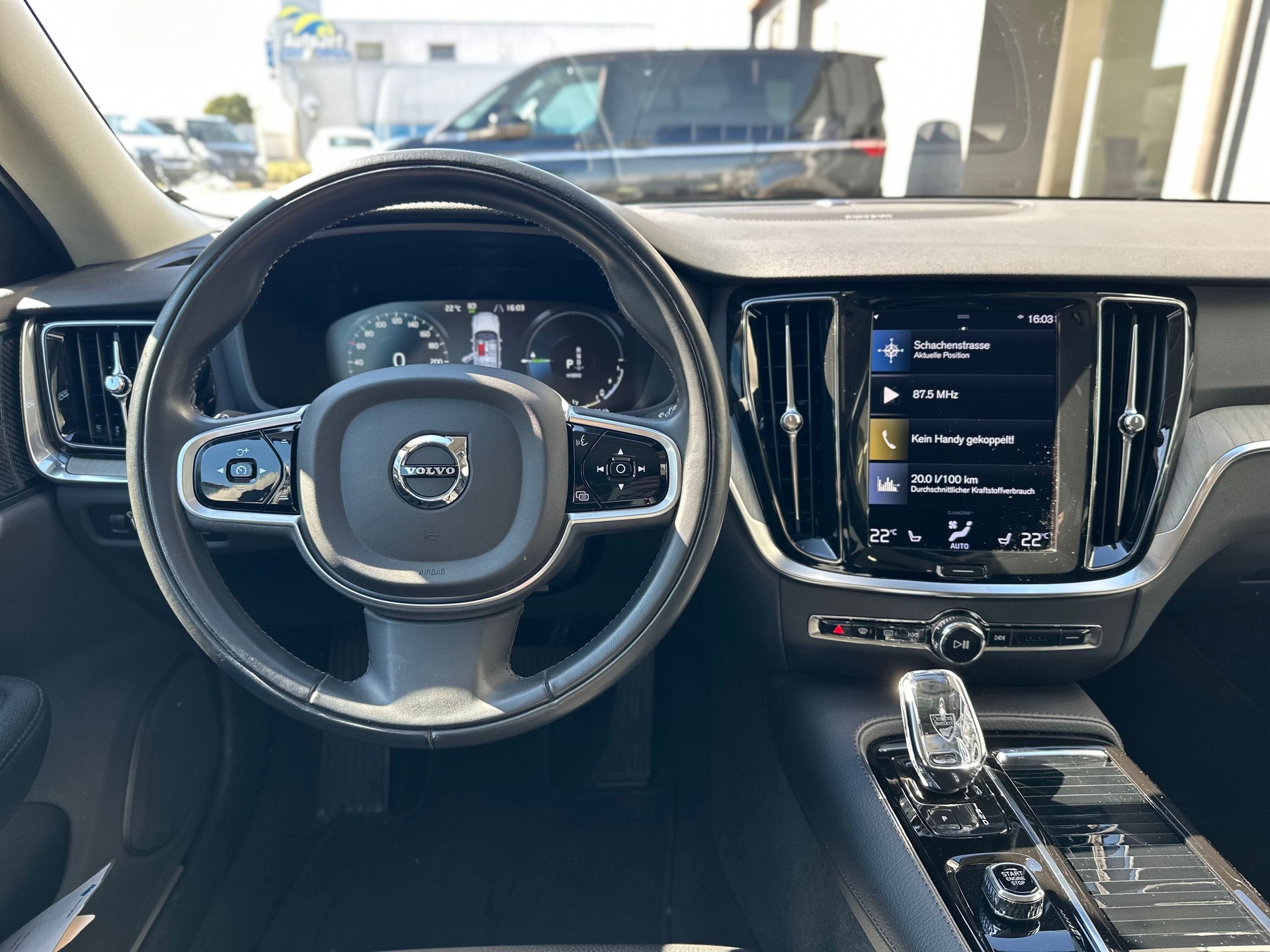 VOLVO V60 T6 eAWD Twin Engine Inscription Geartronic-image-6