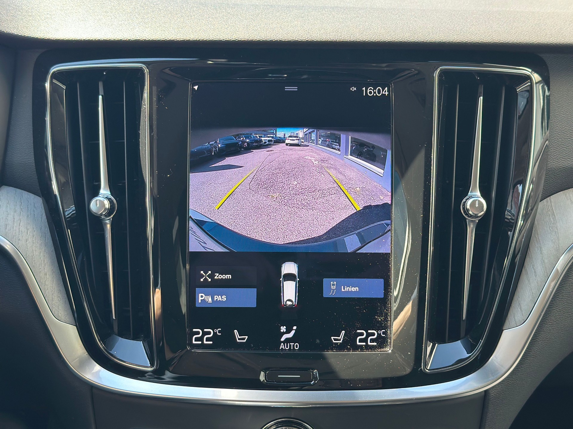 VOLVO V60 T6 eAWD Twin Engine Inscription Geartronic-image-10