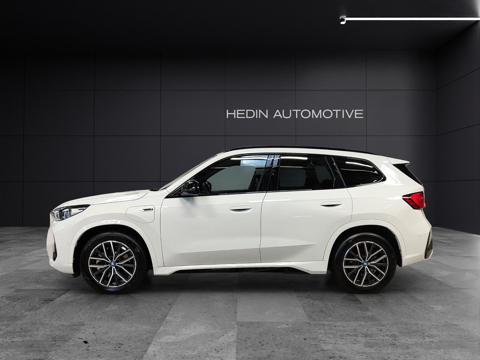 BMW X1 30e xDrive M Sport-showroom-element-1