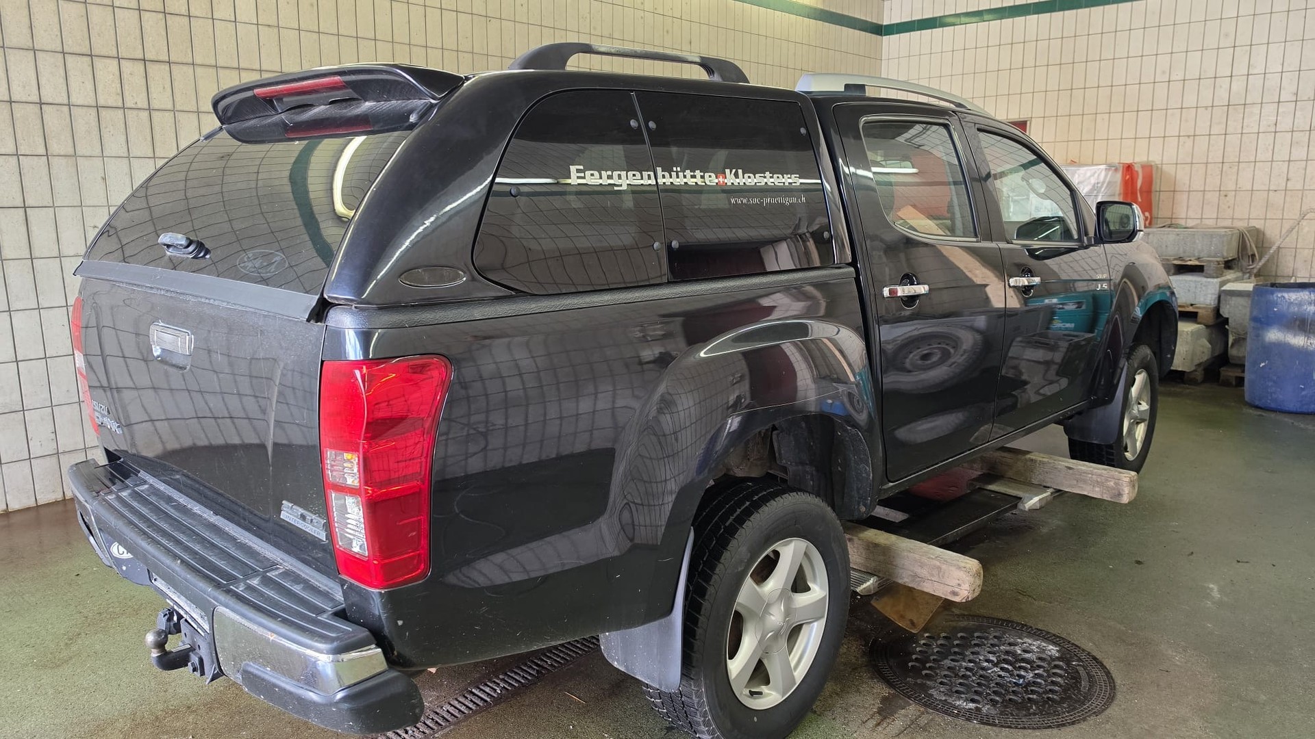 ISUZU D-MAX 2.5 Crew Cab Solar 4x4-image-3