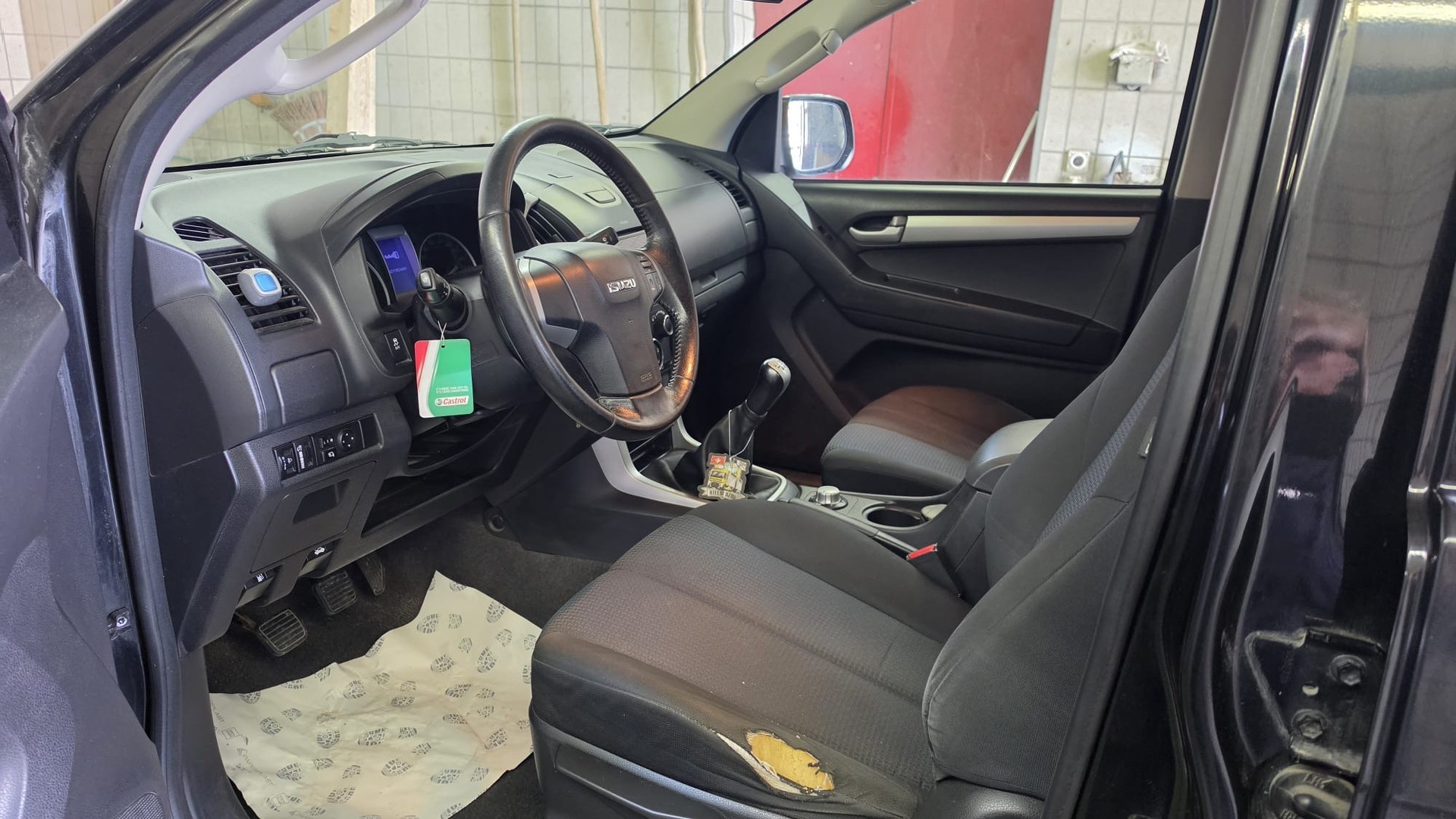 ISUZU D-MAX 2.5 Crew Cab Solar 4x4-image-4