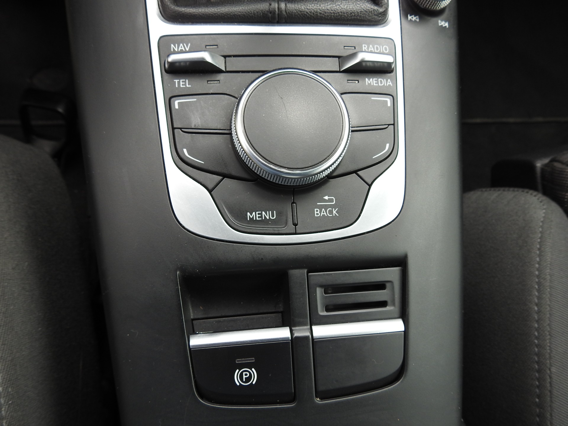 AUDI A3 1.4 TFSI Ambiente-image-21