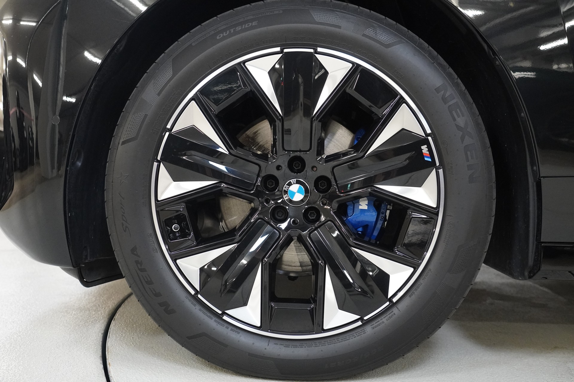 BMW iX xDrive45 M Sport-image-10