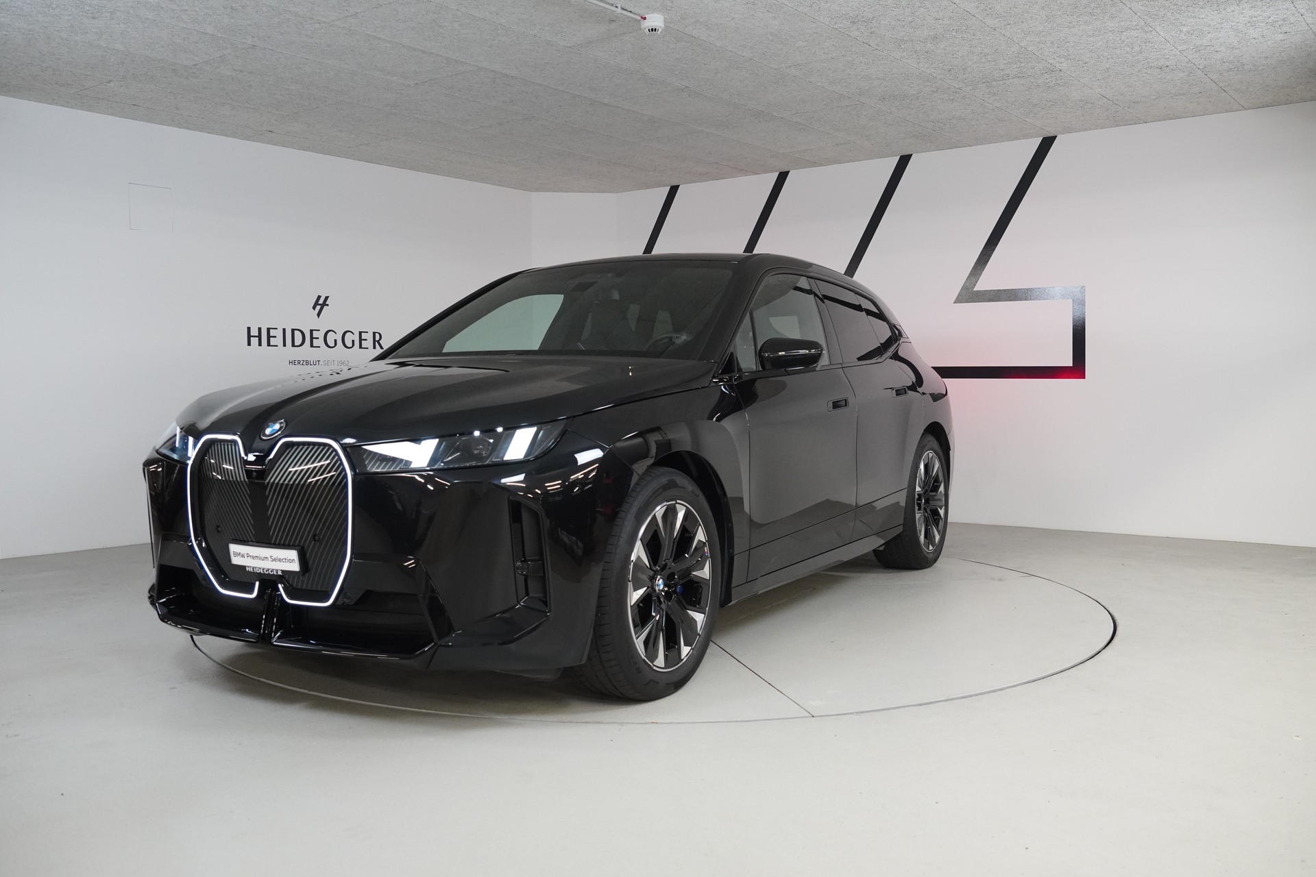BMW iX xDrive45 M Sport-image-0