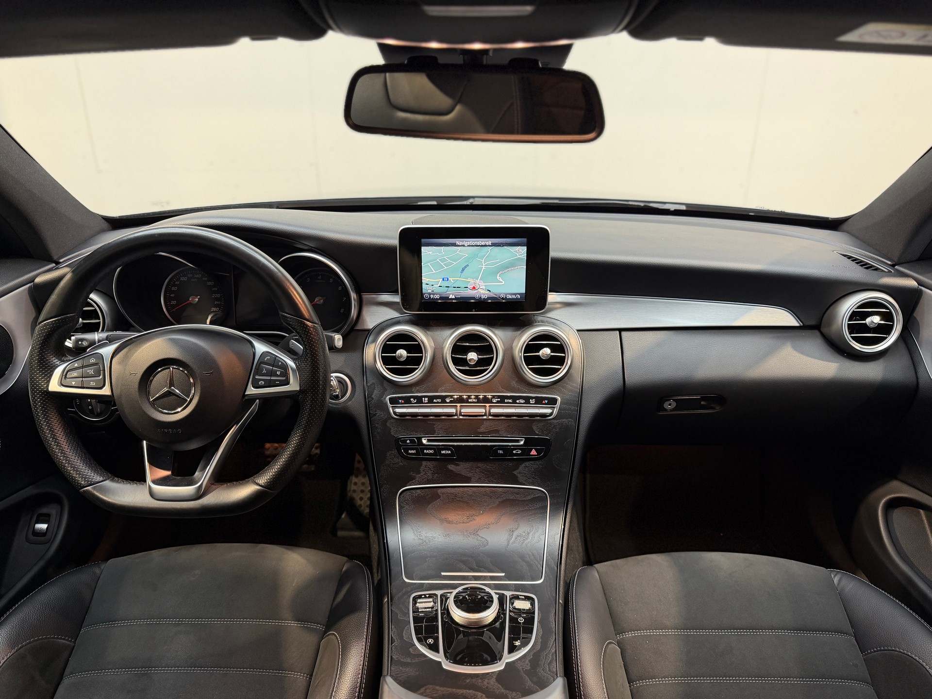 MERCEDES-BENZ C 200 Coupé AMG Line 9G-Tronic-image-10