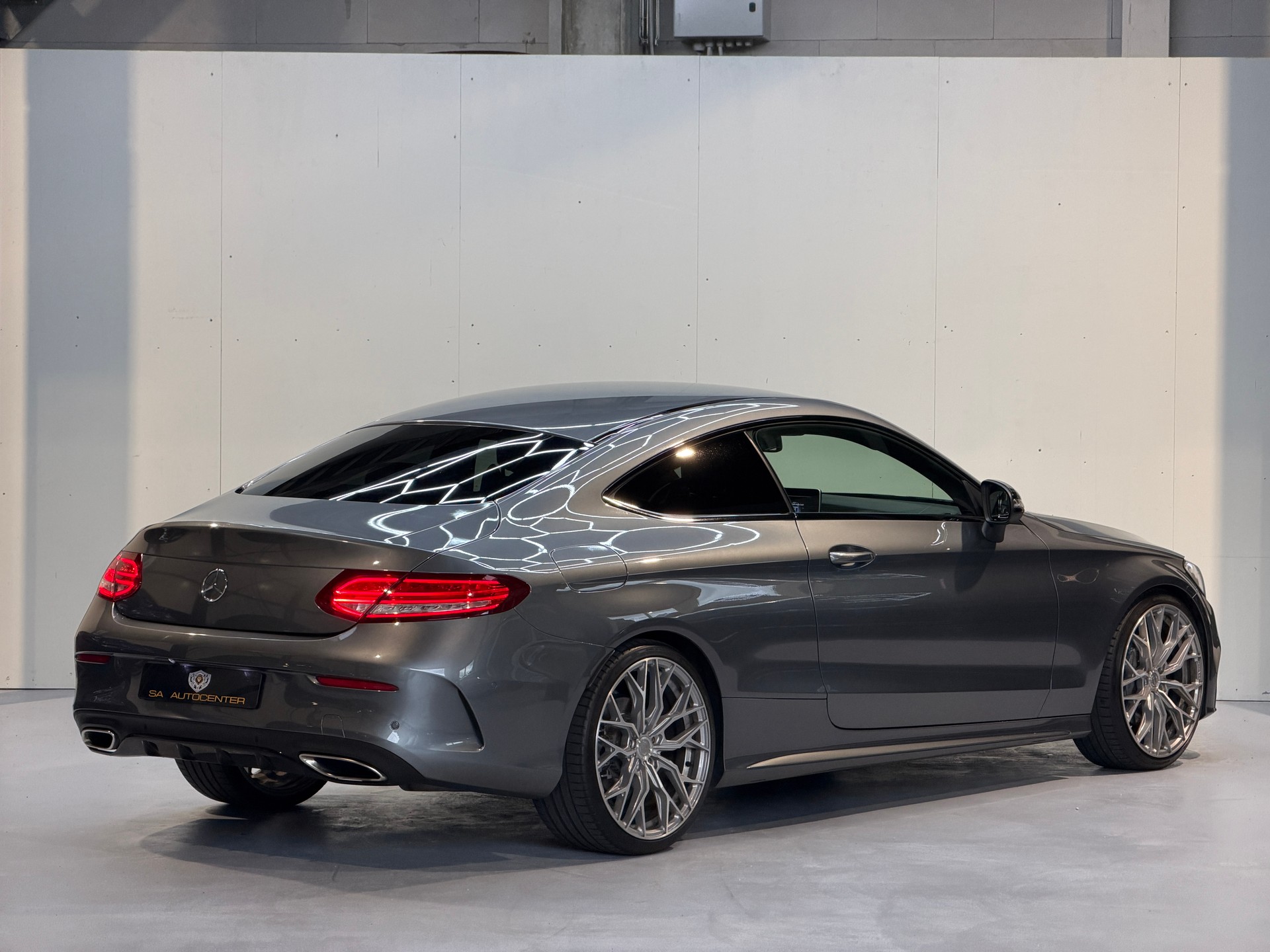 MERCEDES-BENZ C 200 Coupé AMG Line 9G-Tronic-image-6