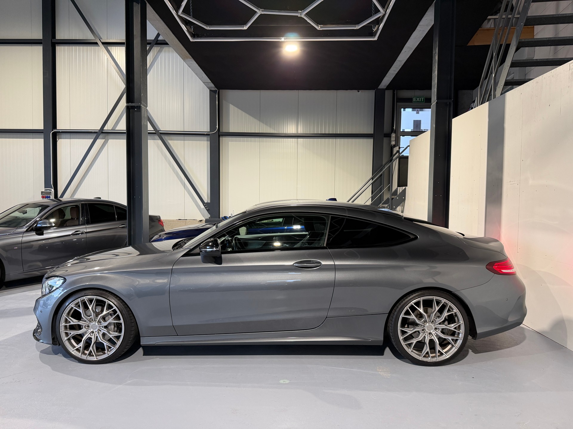 MERCEDES-BENZ C 200 Coupé AMG Line 9G-Tronic-image-3
