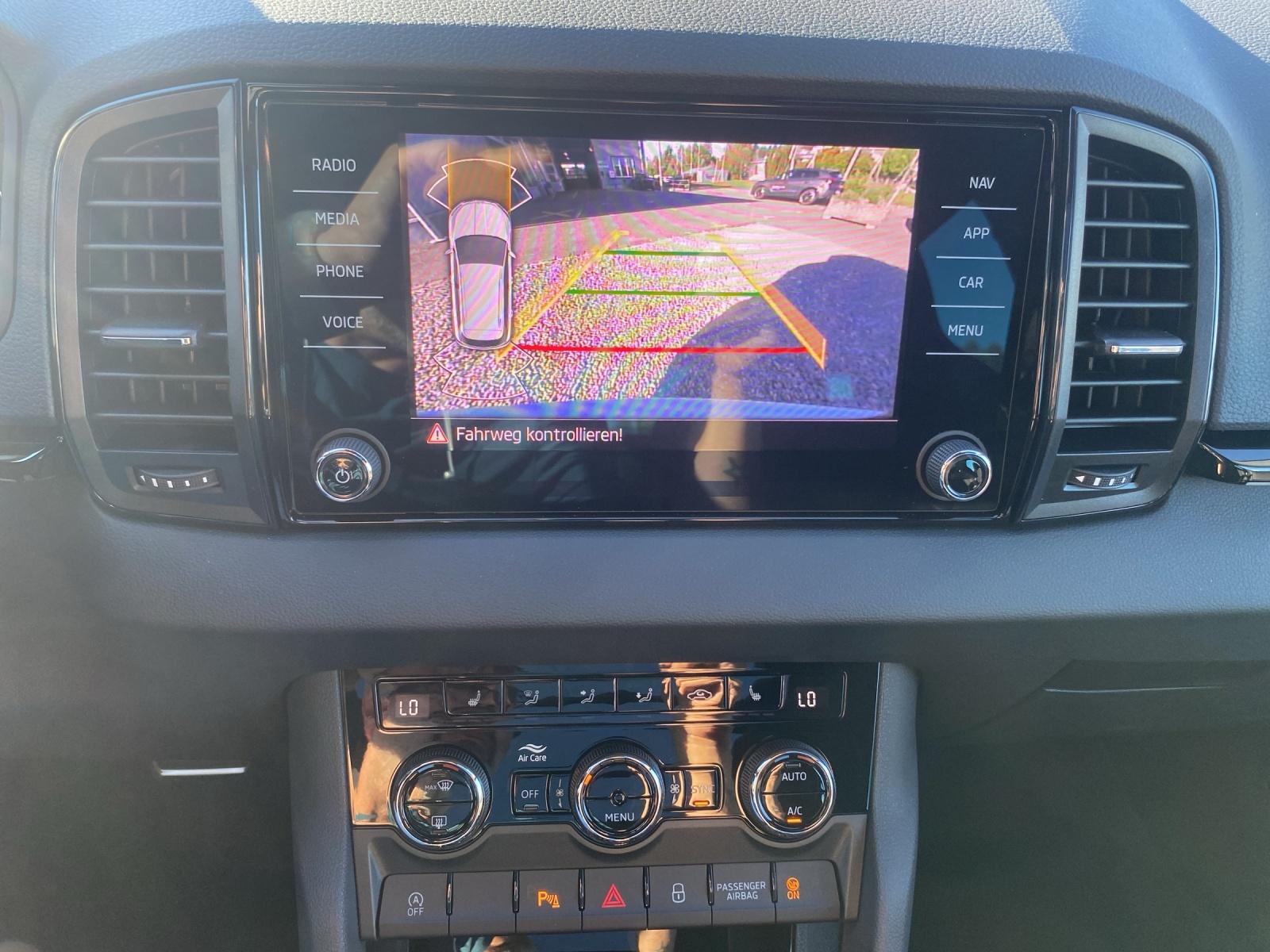 SKODA Karoq 2.0 TSI SportLine 4x4 DSG-image-9