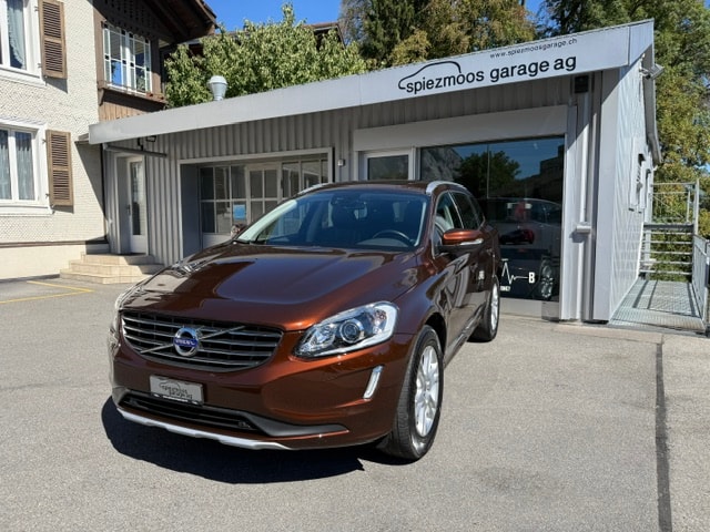 VOLVO XC60 2.4 D4 Summum AWD S/S-image-1