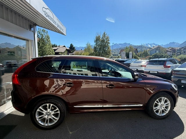VOLVO XC60 2.4 D4 Summum AWD S/S-image-3