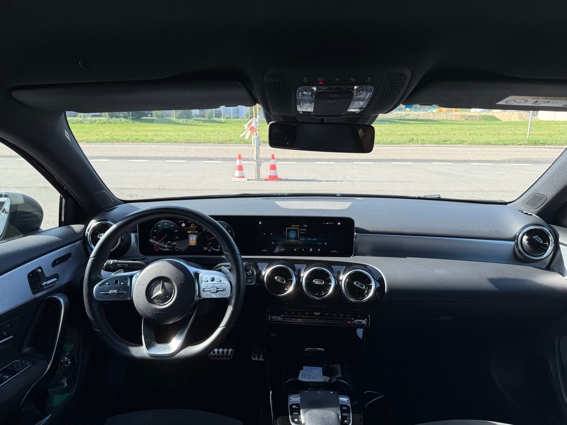 MERCEDES-BENZ A 220 AMG Line-image-4