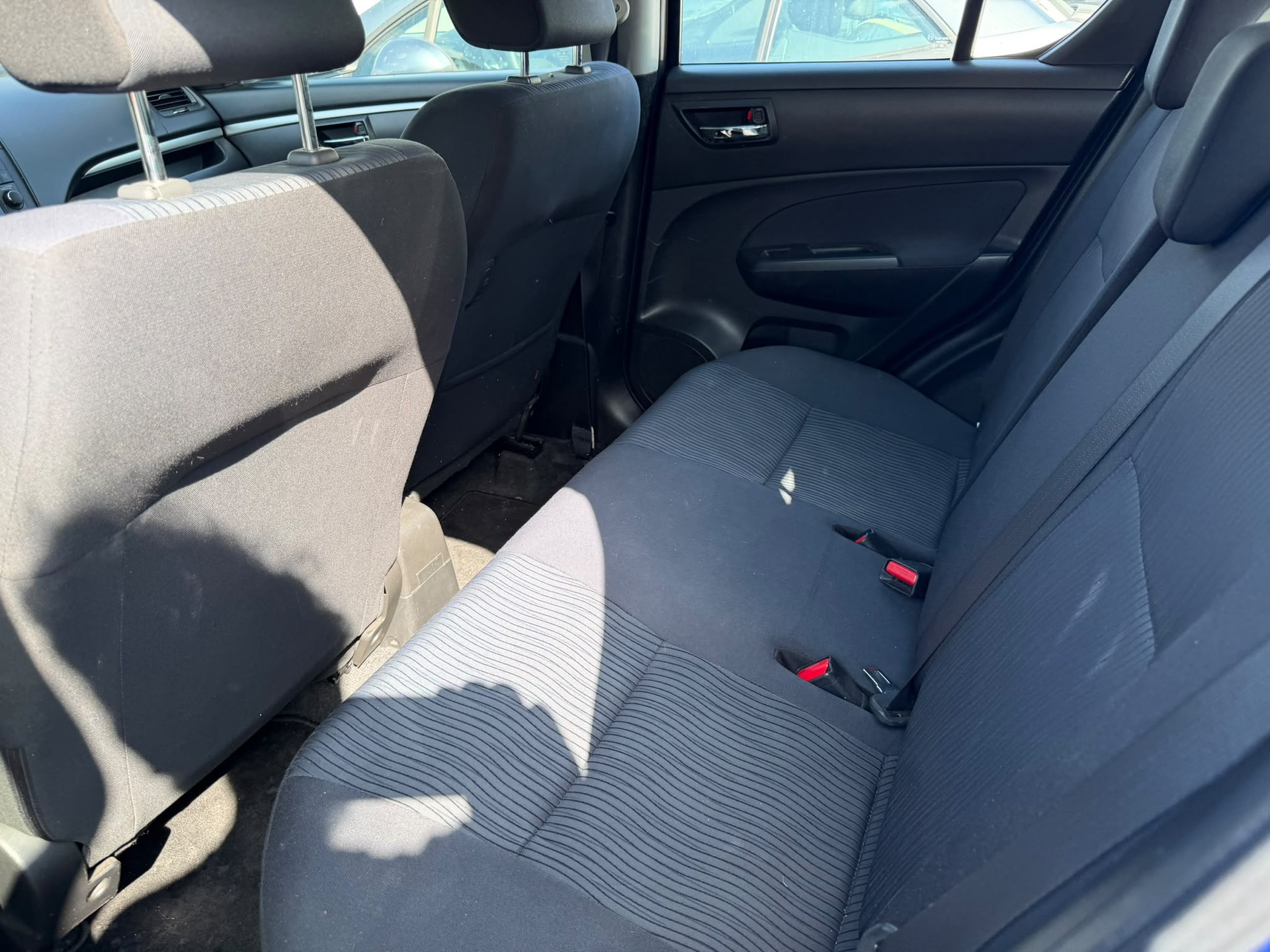 SUZUKI Swift 1.2i 16V GL 4x4-image-9