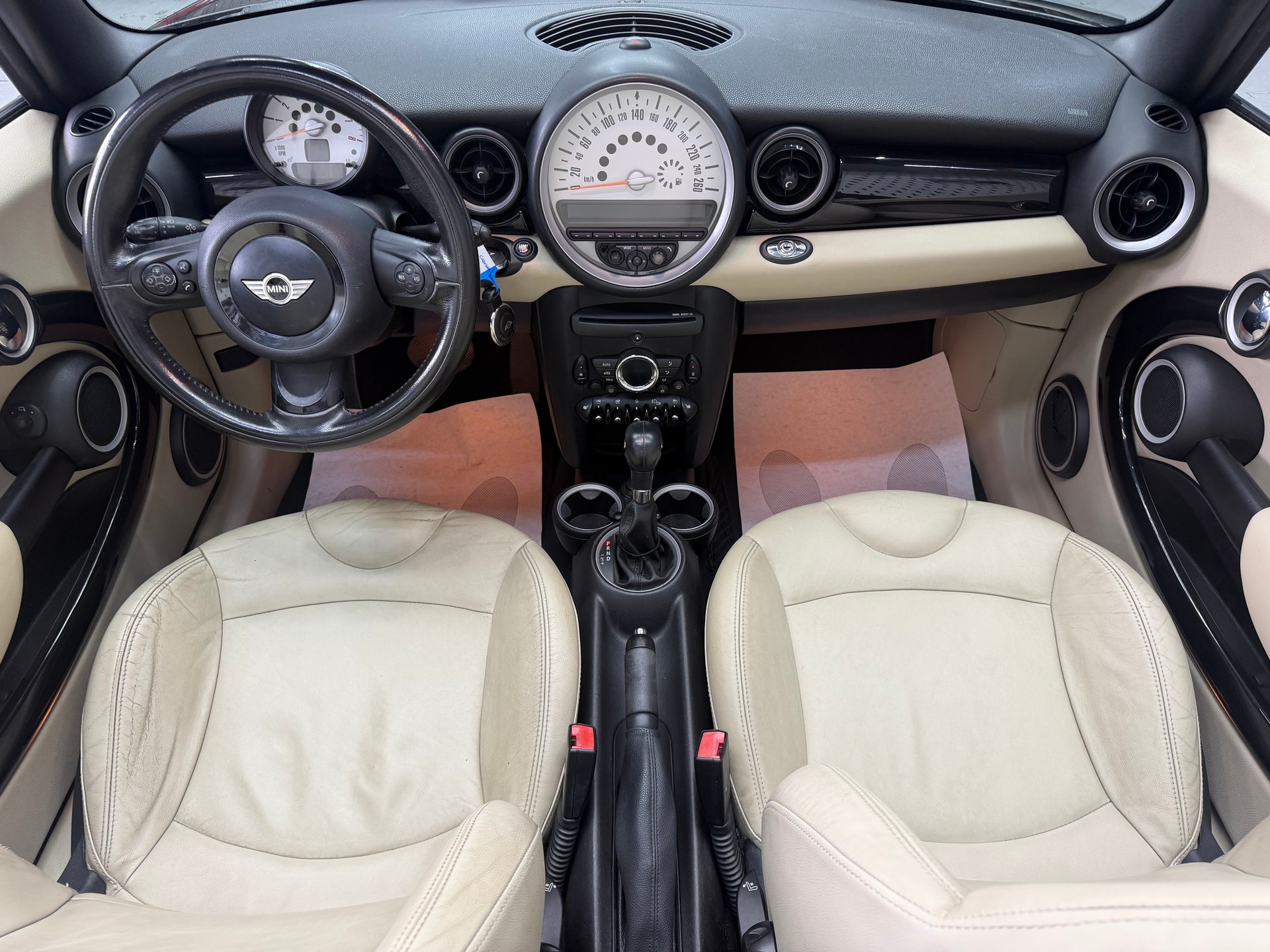 MINI Cooper Cabriolet Steptronic-image-9