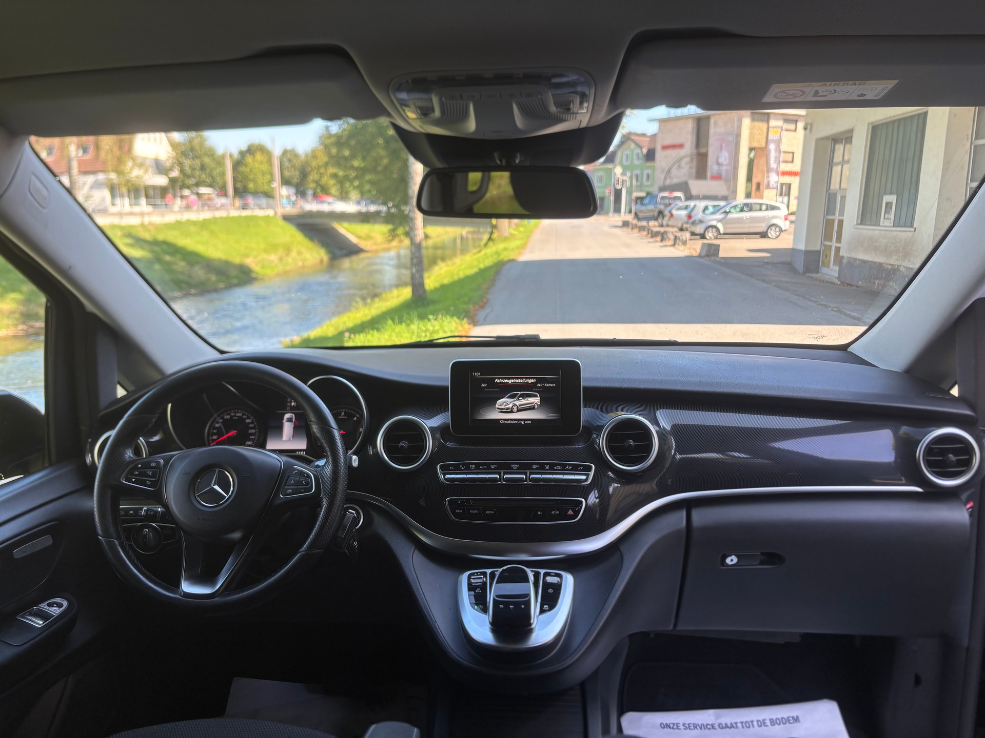 MERCEDES-BENZ V 250 d lang 4Matic 7G-Tronic-image-12