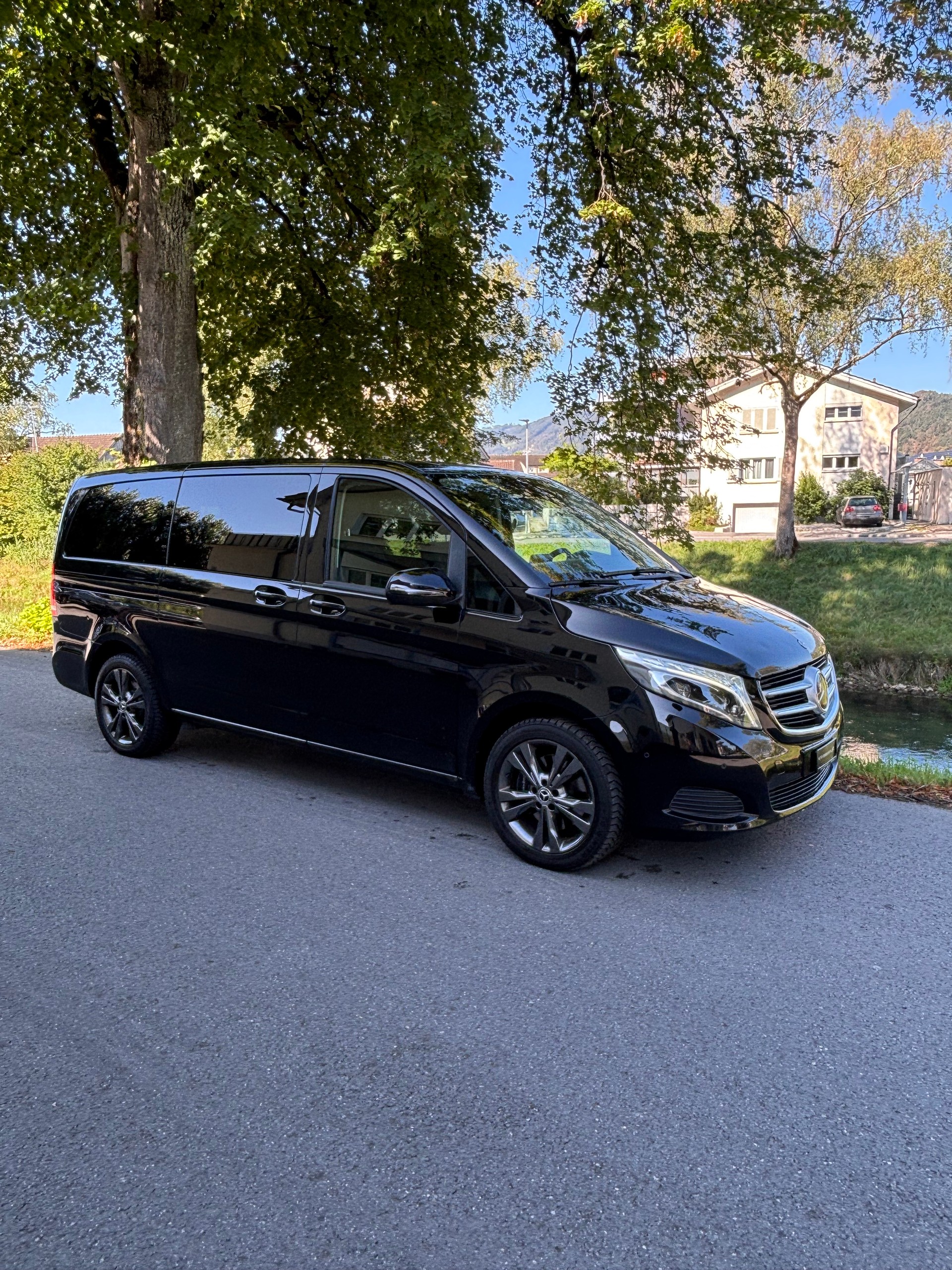 MERCEDES-BENZ V 250 d lang 4Matic 7G-Tronic-image-10