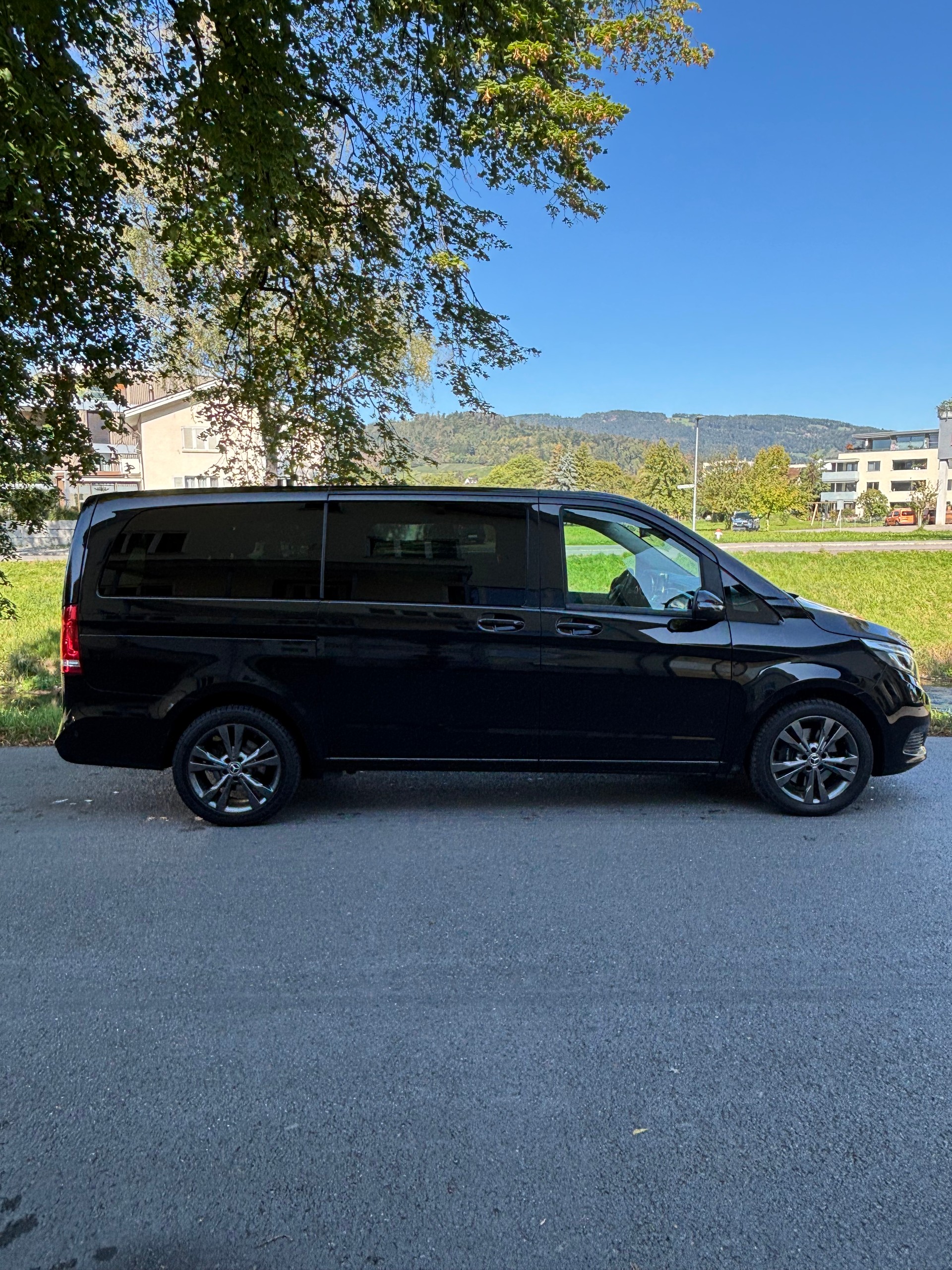 MERCEDES-BENZ V 250 d lang 4Matic 7G-Tronic-image-9