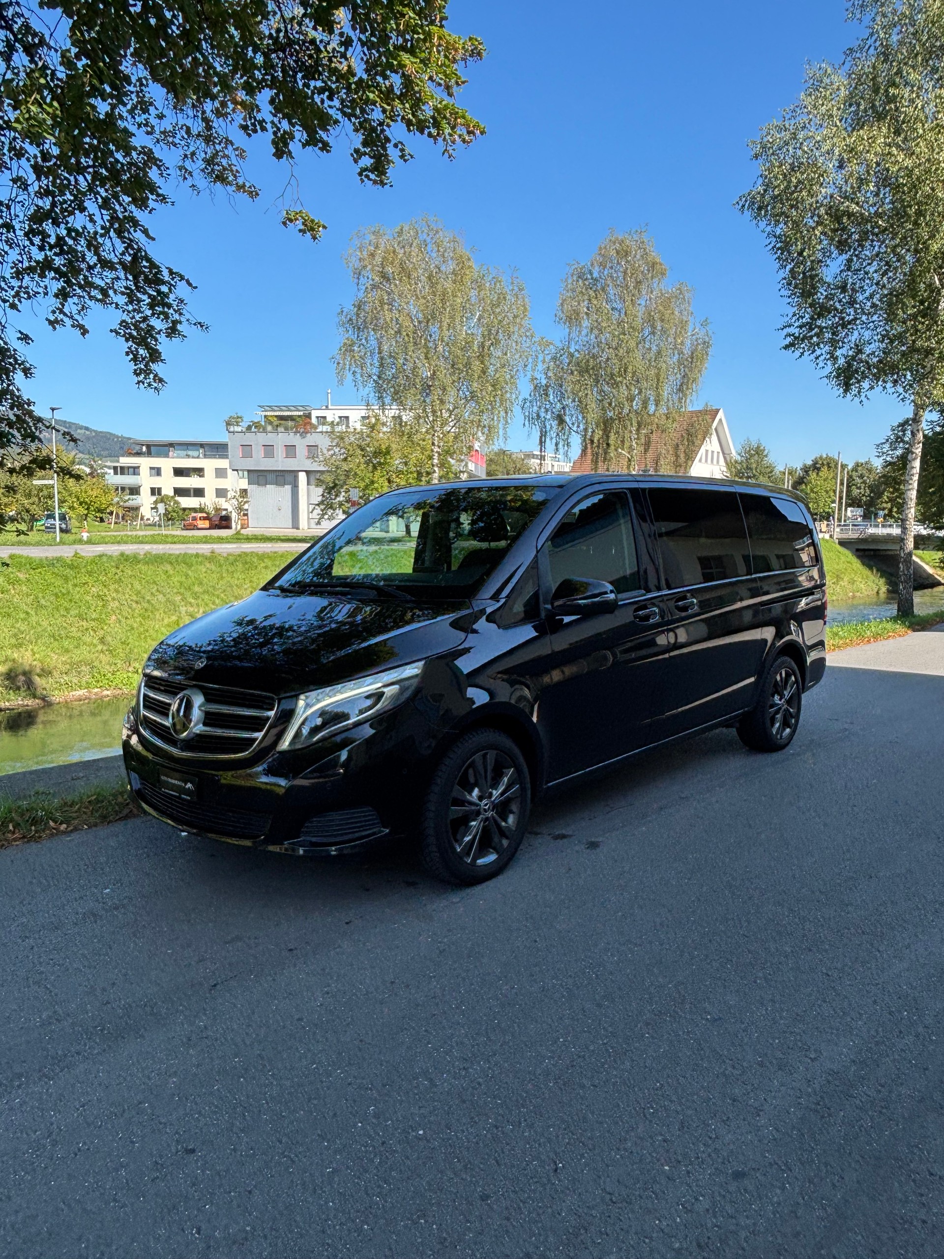 MERCEDES-BENZ V 250 d lang 4Matic 7G-Tronic-image-2