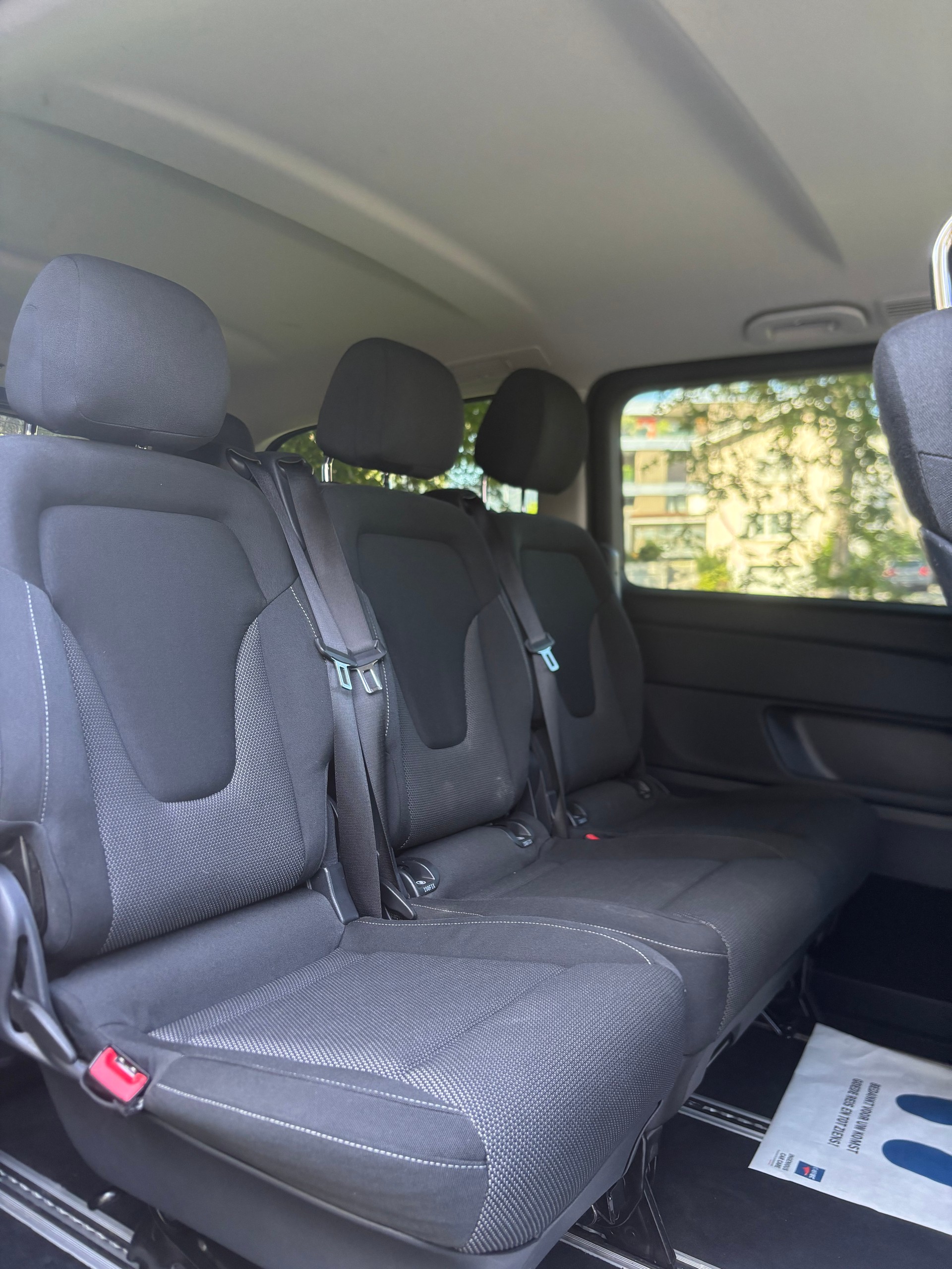 MERCEDES-BENZ V 250 d lang 4Matic 7G-Tronic-image-14