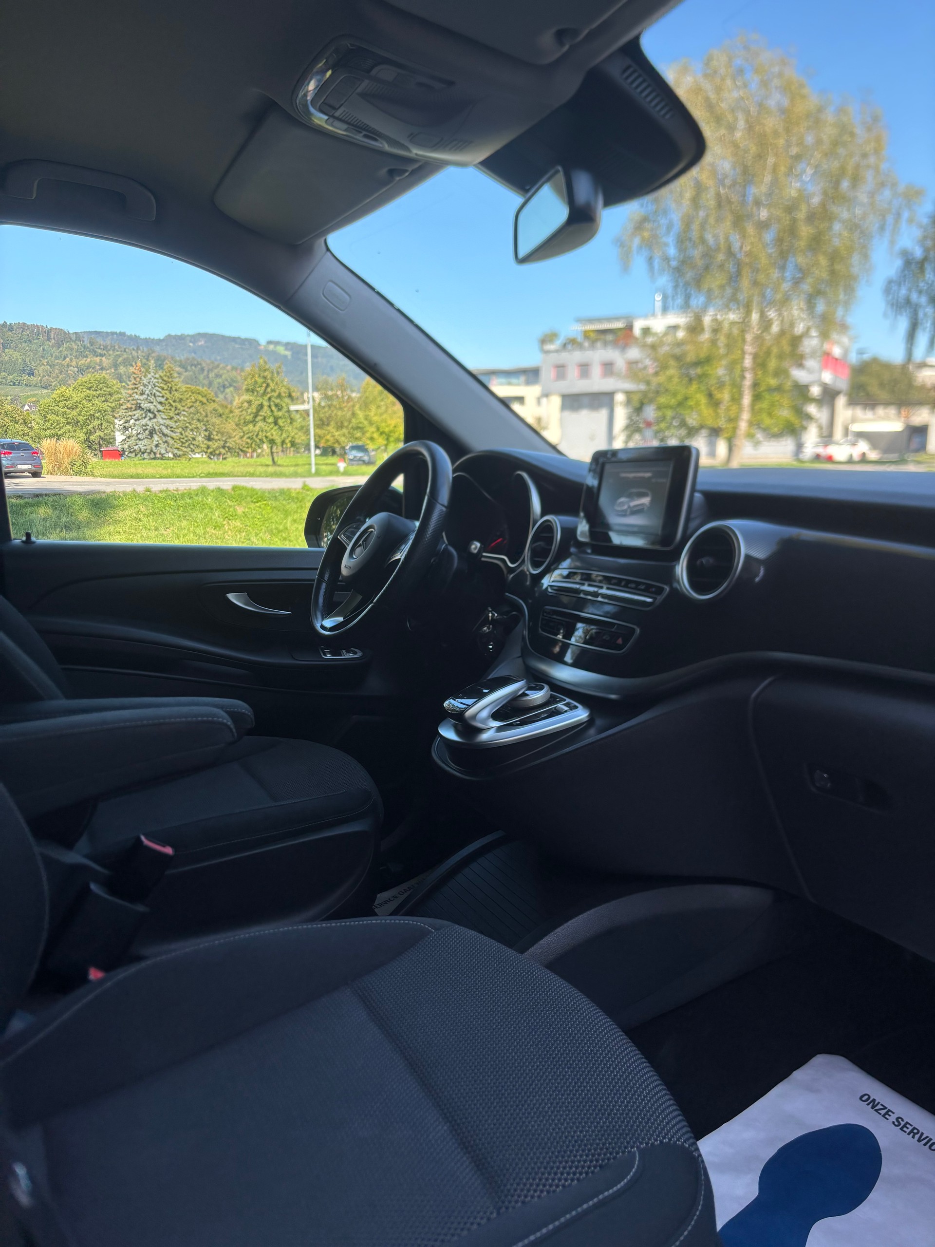 MERCEDES-BENZ V 250 d lang 4Matic 7G-Tronic-image-13