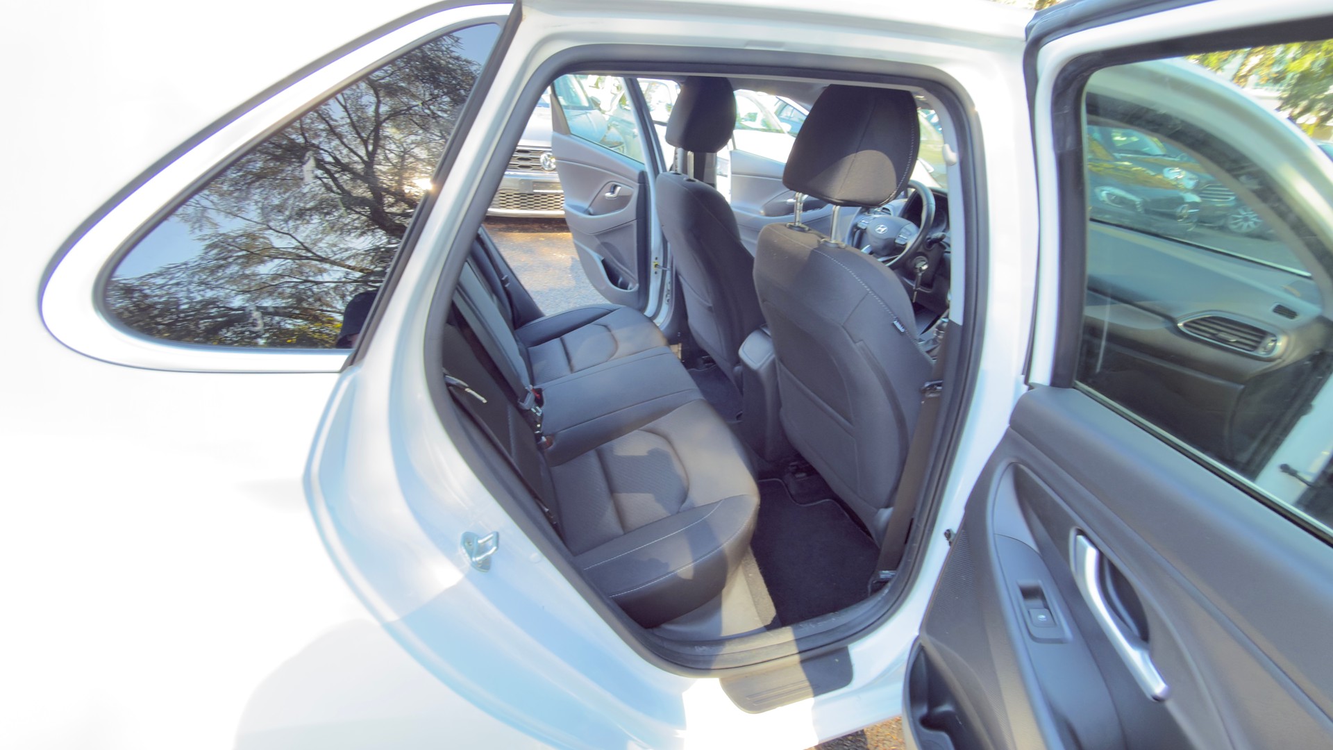 HYUNDAI i30 Wagon 1.6 CRDi Origo DCT-image-11
