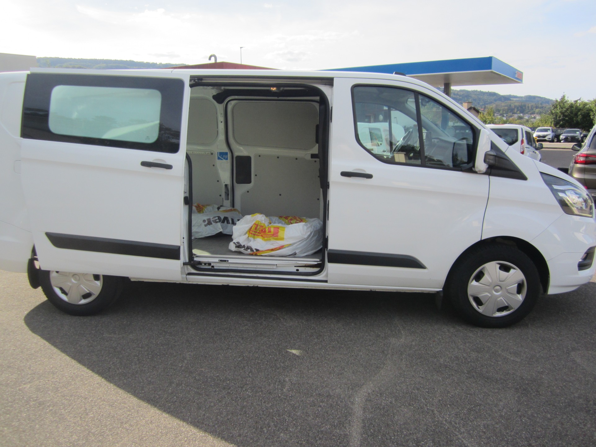 FORD Transit Custom Van 300 L2H1 Trend A-image-1