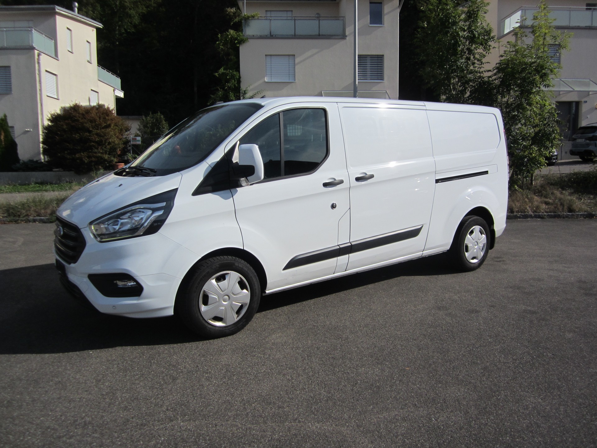 FORD Transit Custom Van 300 L2H1 Trend A-image-5