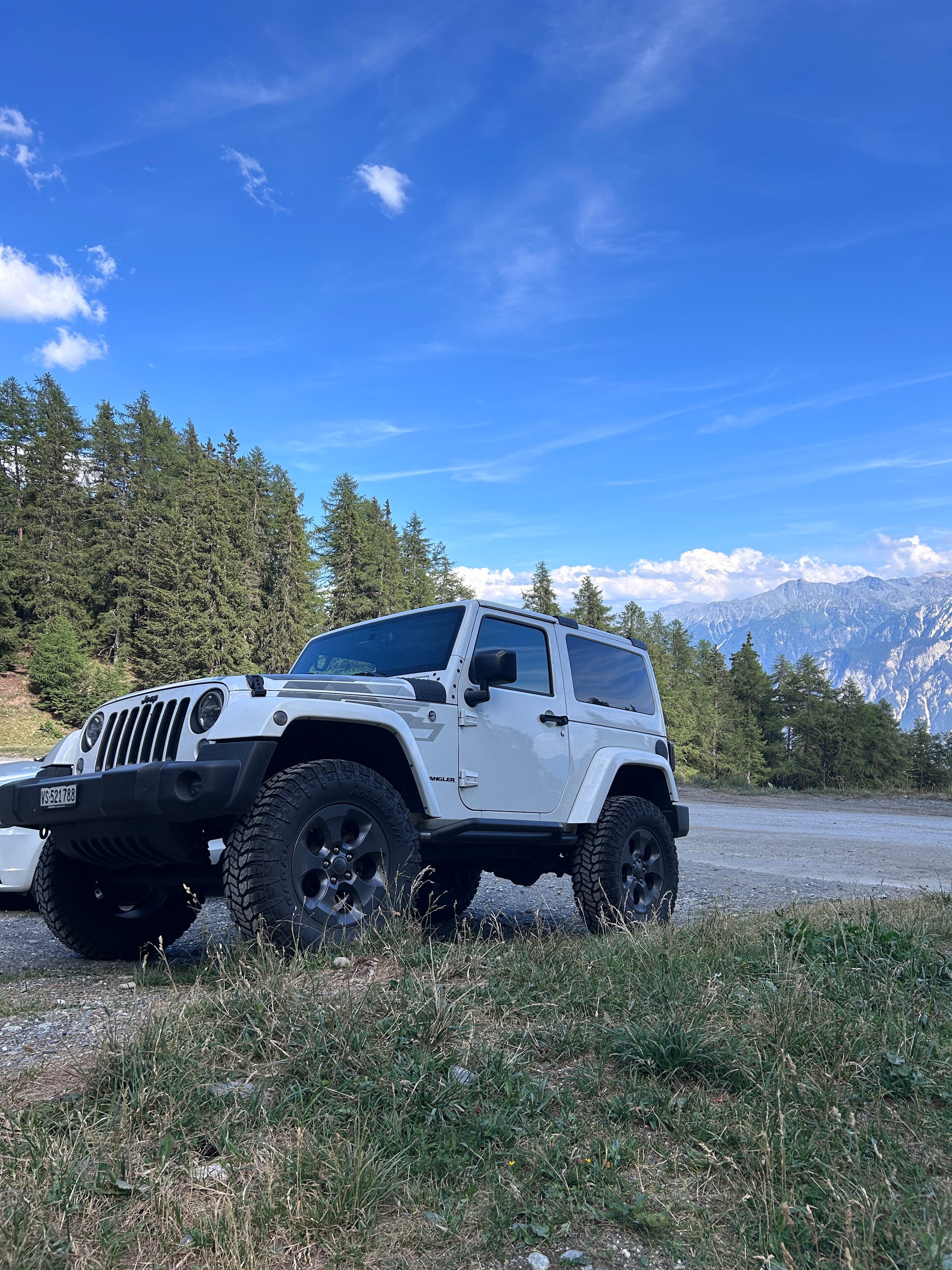 JEEP 2.8 CRD Sahara-image-0
