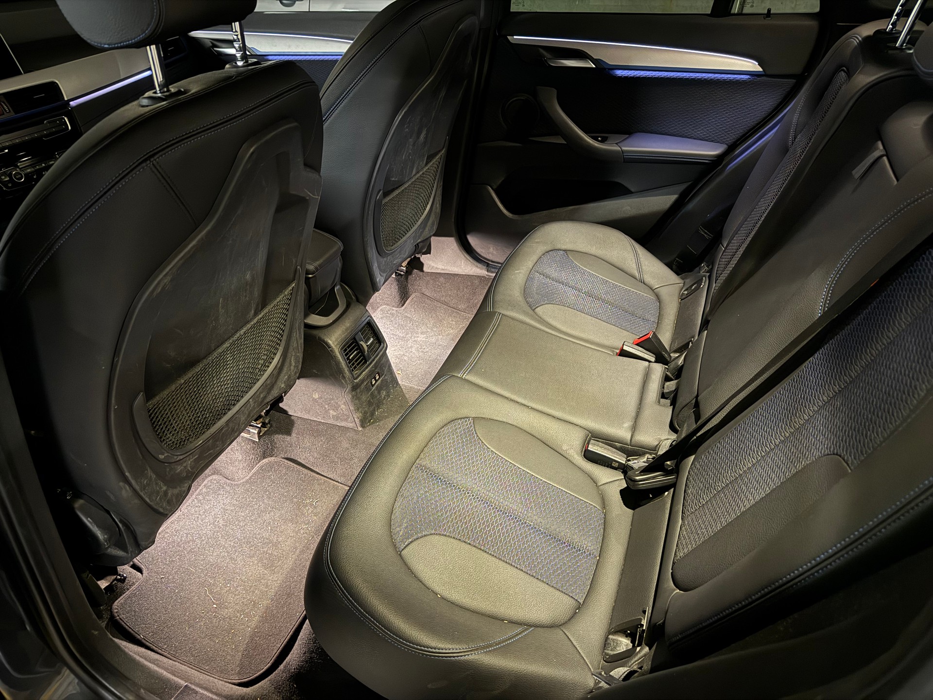BMW 20i xDrive-image-4