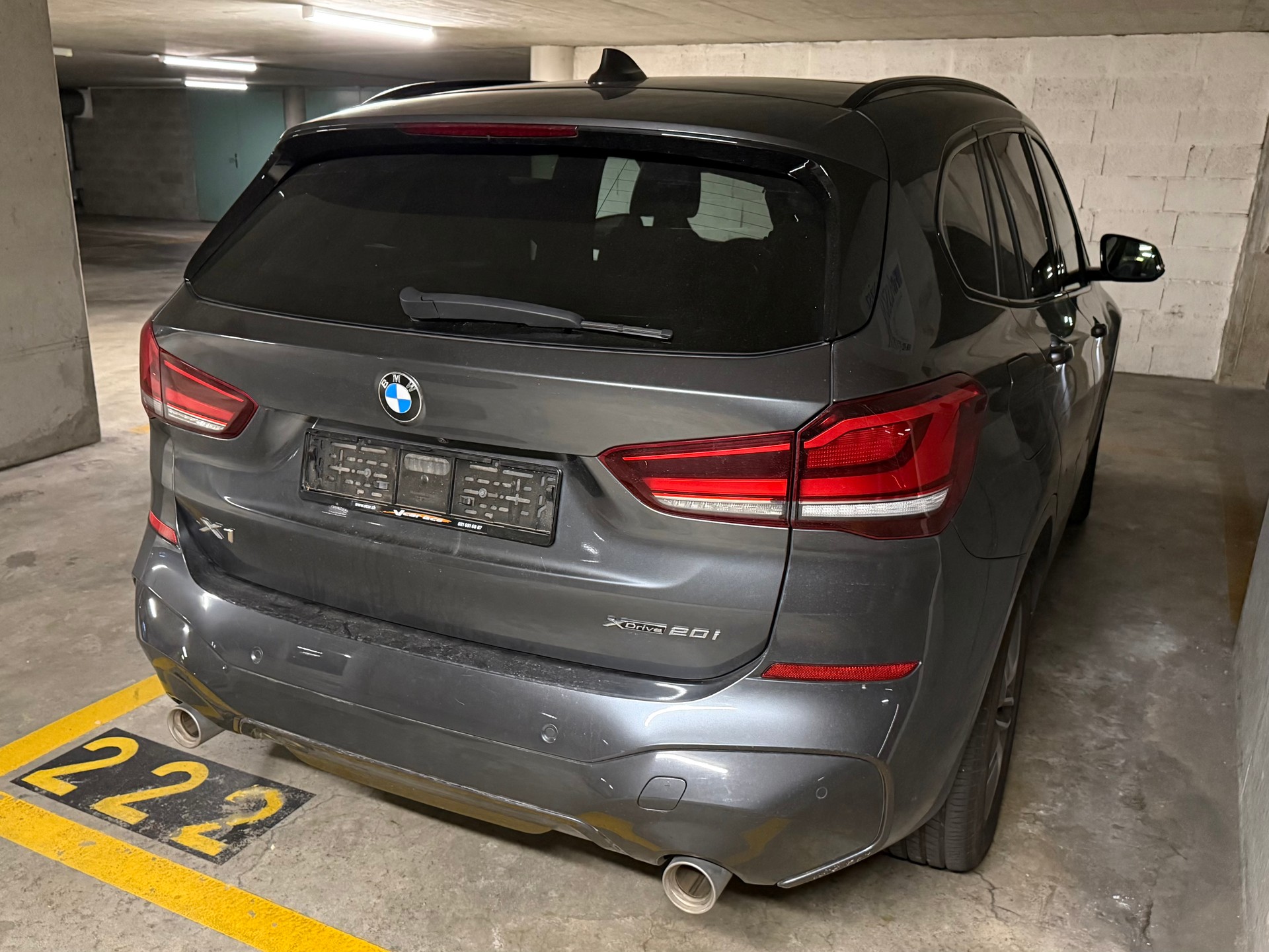 BMW 20i xDrive-image-1