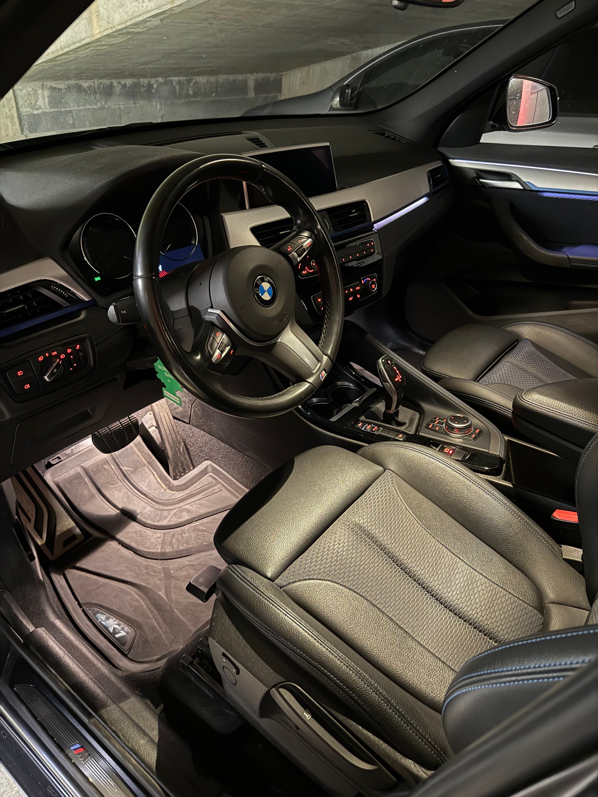 BMW 20i xDrive-image-2