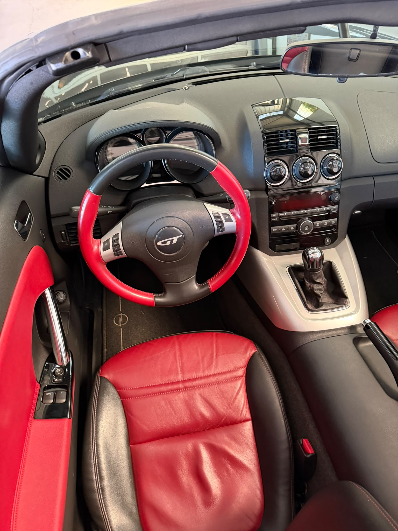 OPEL GT 2.0 Turbo-image-8