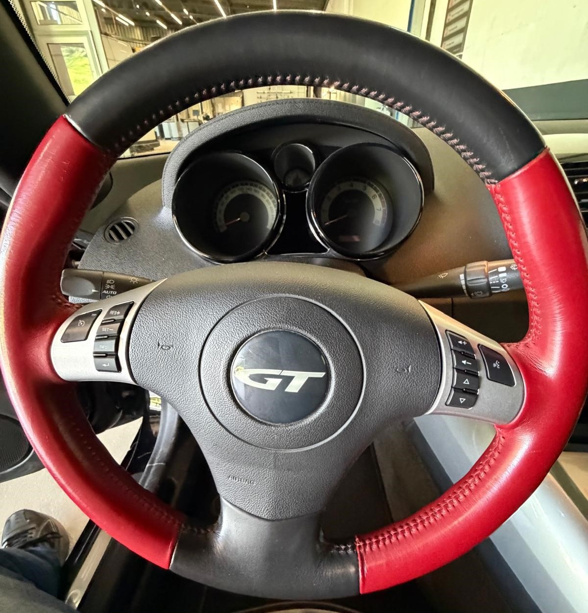 OPEL GT 2.0 Turbo-image-11
