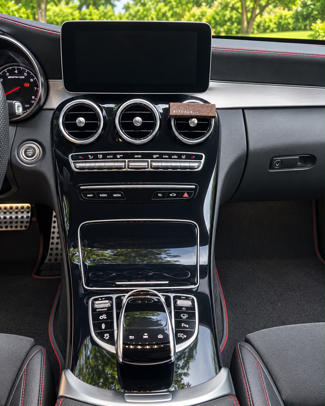 MERCEDES-BENZ C 43 AMG 4matic-image-4